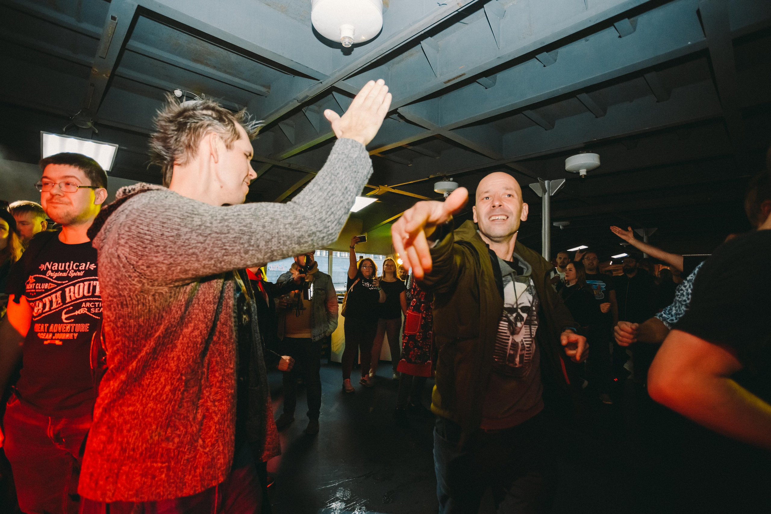 ВКЛЮЧАЙ МИКРОФОН (ПОЗОРНАЯ ОБЗОРНАЯ). Фотограф Сонкина Татьяна