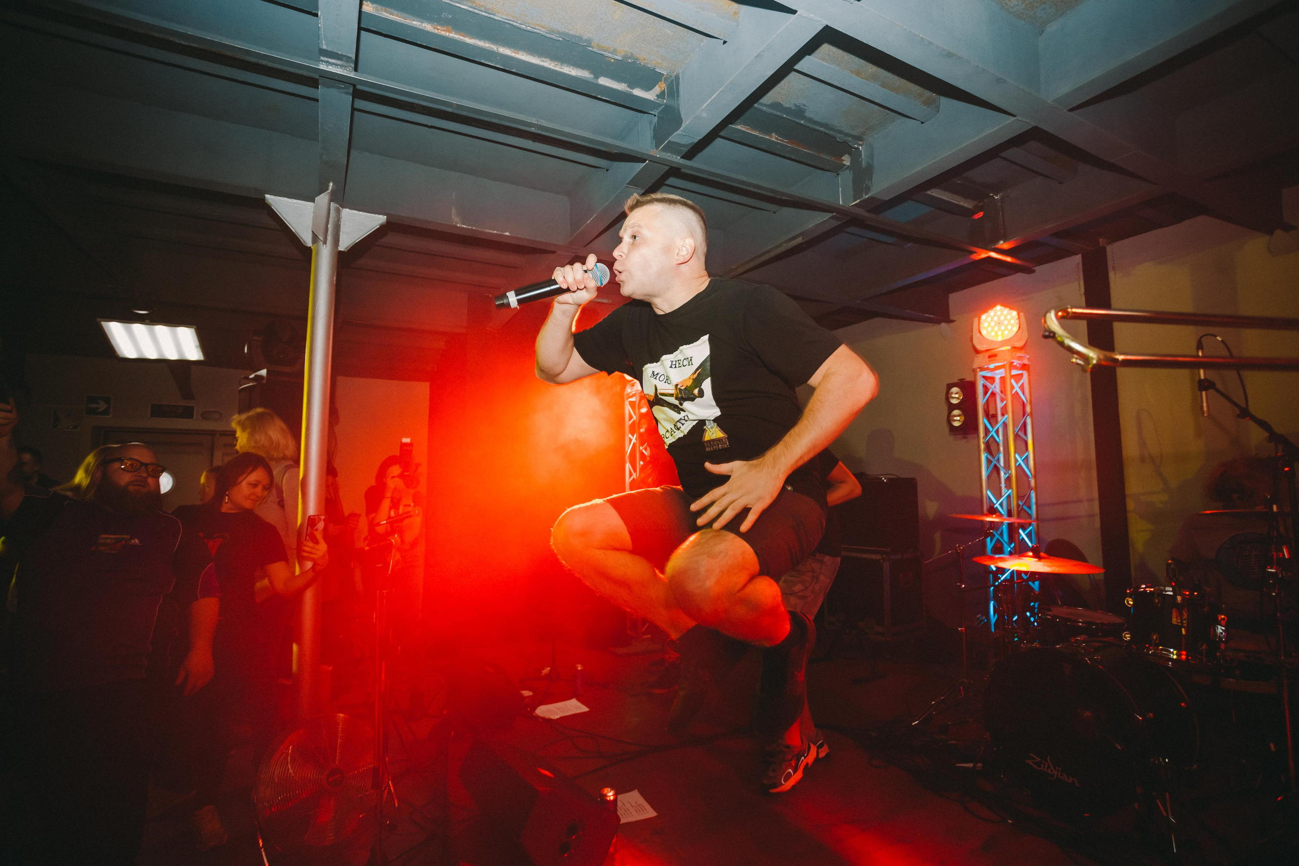 ВКЛЮЧАЙ МИКРОФОН (ПОЗОРНАЯ ОБЗОРНАЯ). Фотограф Сонкина Татьяна