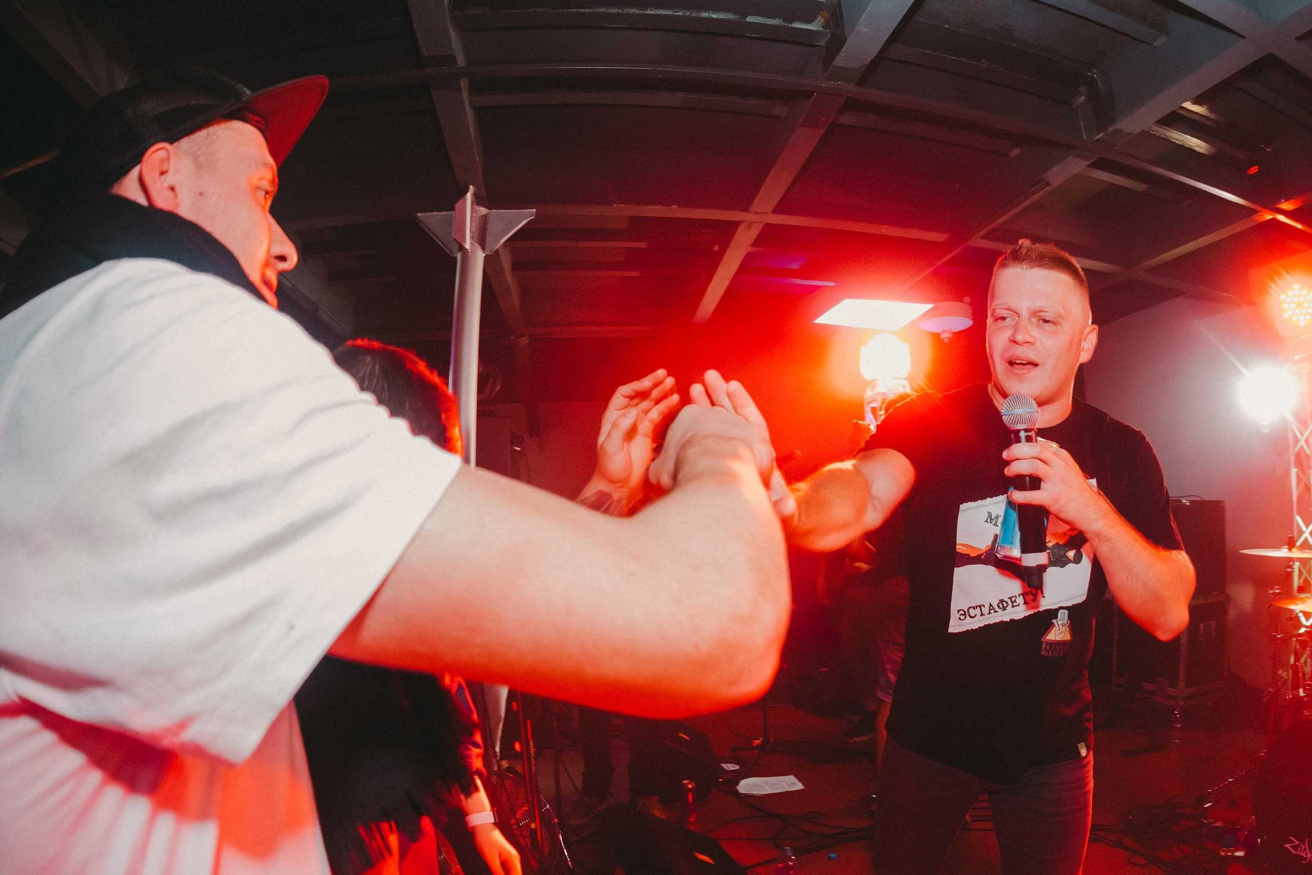 ВКЛЮЧАЙ МИКРОФОН (ПОЗОРНАЯ ОБЗОРНАЯ). Фотограф Сонкина Татьяна