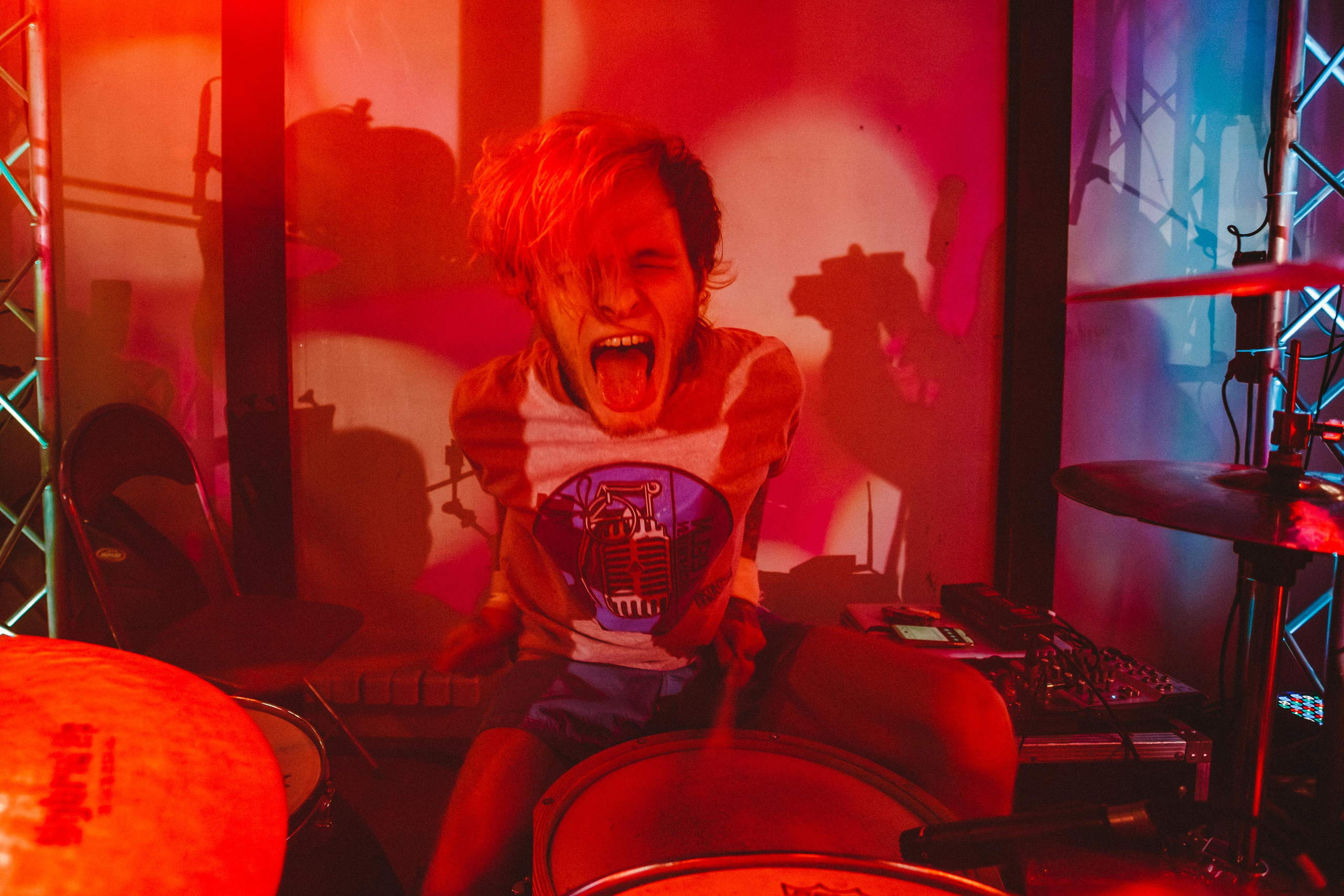 ВКЛЮЧАЙ МИКРОФОН (ПОЗОРНАЯ ОБЗОРНАЯ). Фотограф Сонкина Татьяна