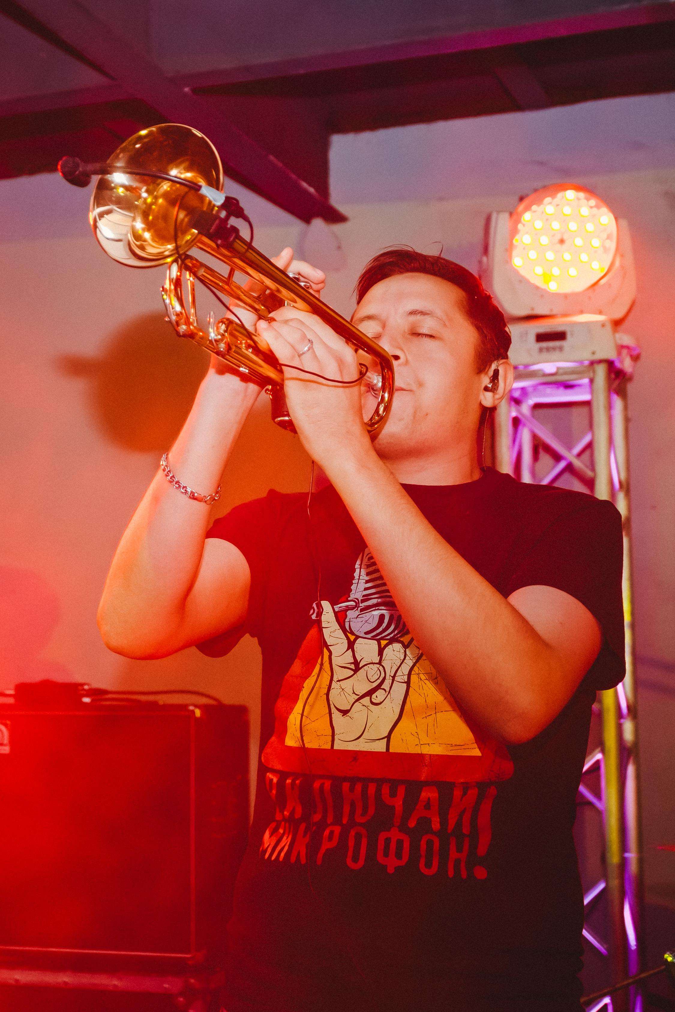 ВКЛЮЧАЙ МИКРОФОН (ПОЗОРНАЯ ОБЗОРНАЯ). Фотограф Сонкина Татьяна