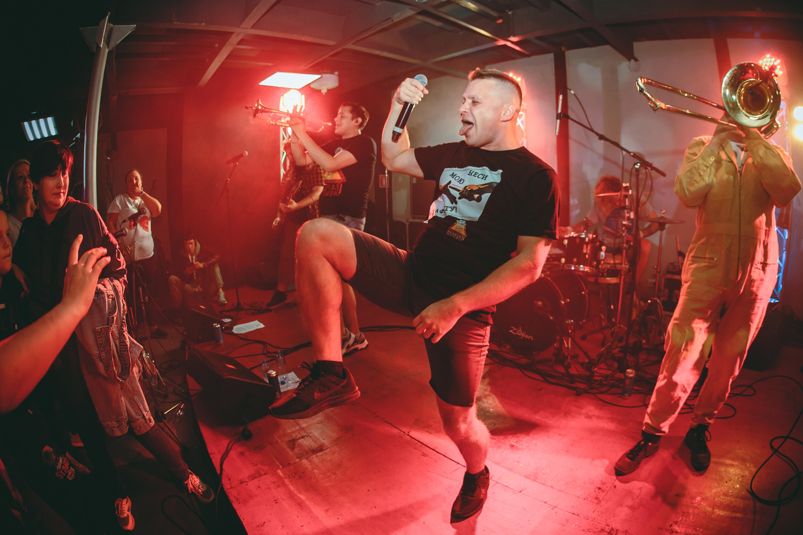 ВКЛЮЧАЙ МИКРОФОН (ПОЗОРНАЯ ОБЗОРНАЯ). Фотограф Сонкина Татьяна