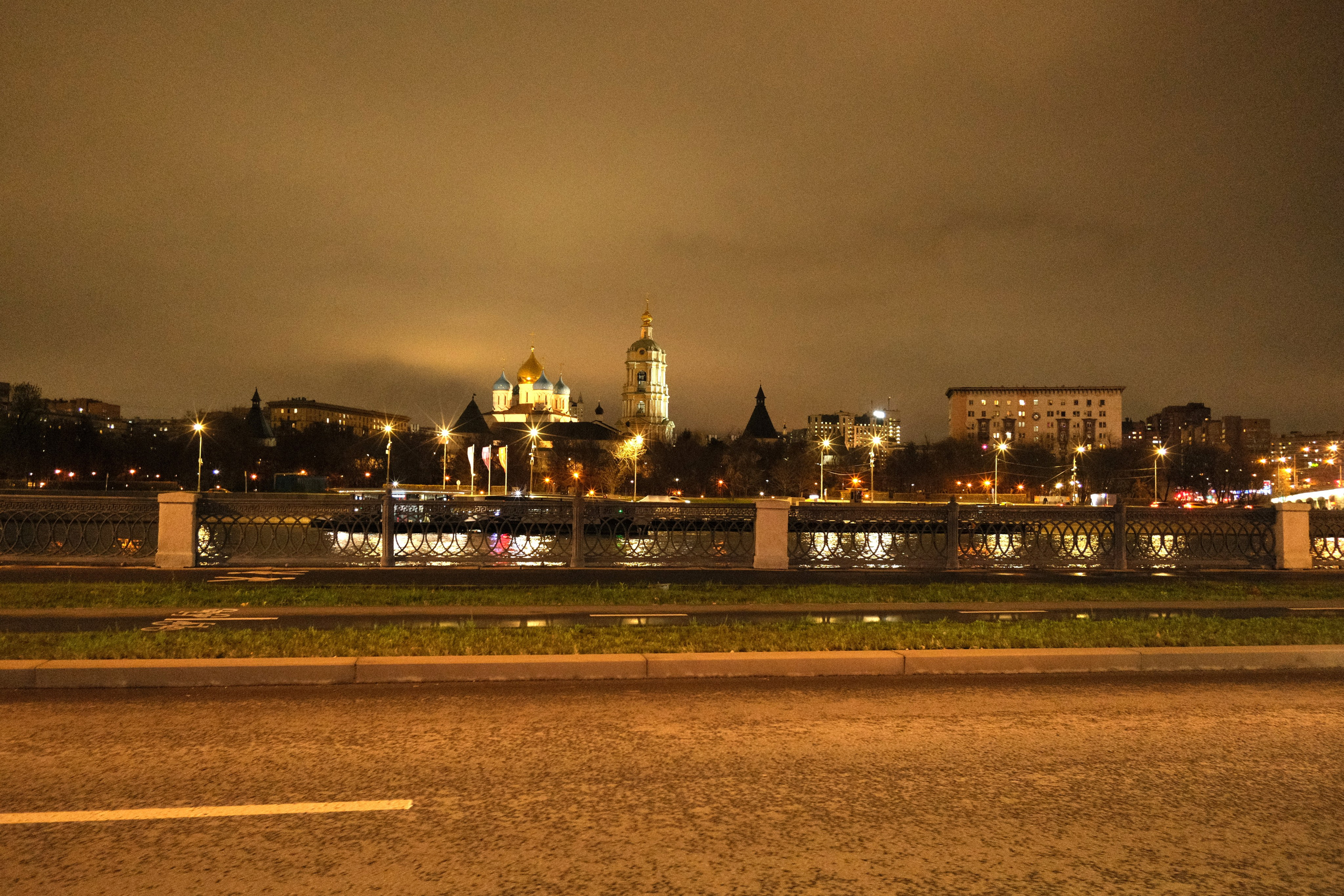 Улица, люди, жизнь…