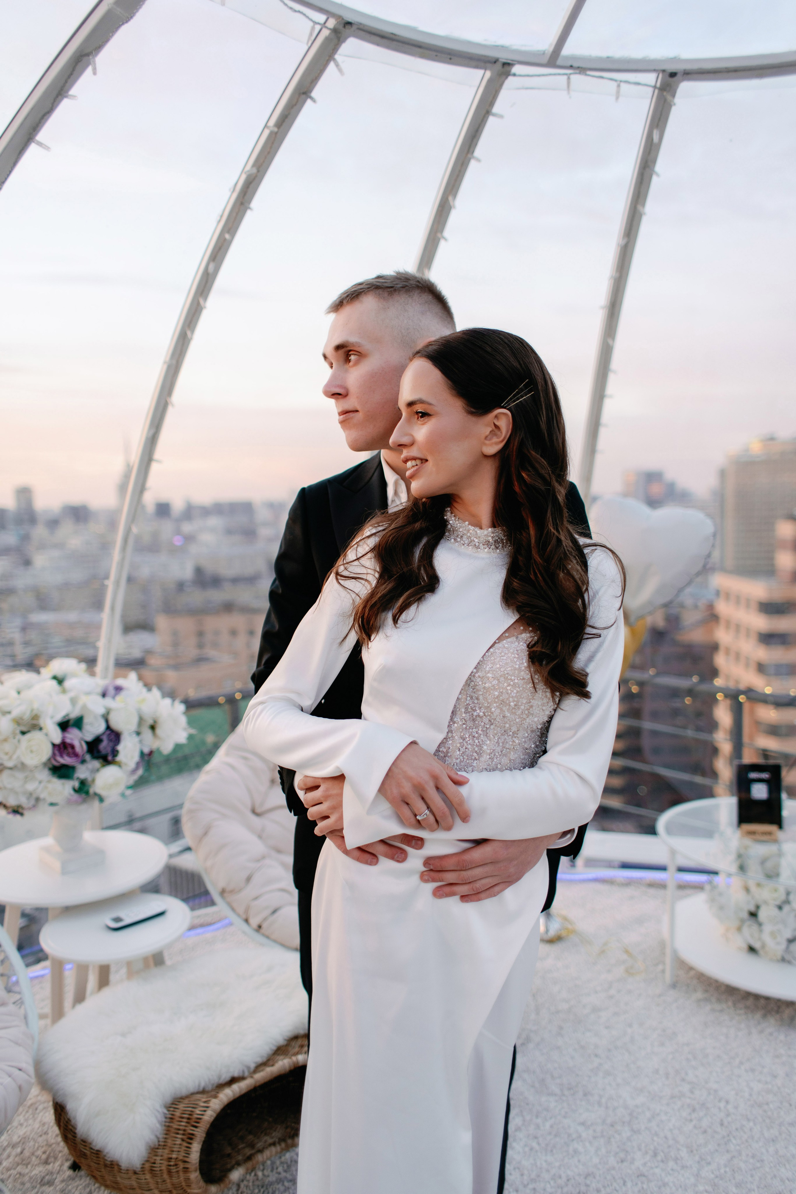 Свадьба для двоих в Москве, фотосессия на крыше, сборы, прогулка в Barvikha Luxury Village