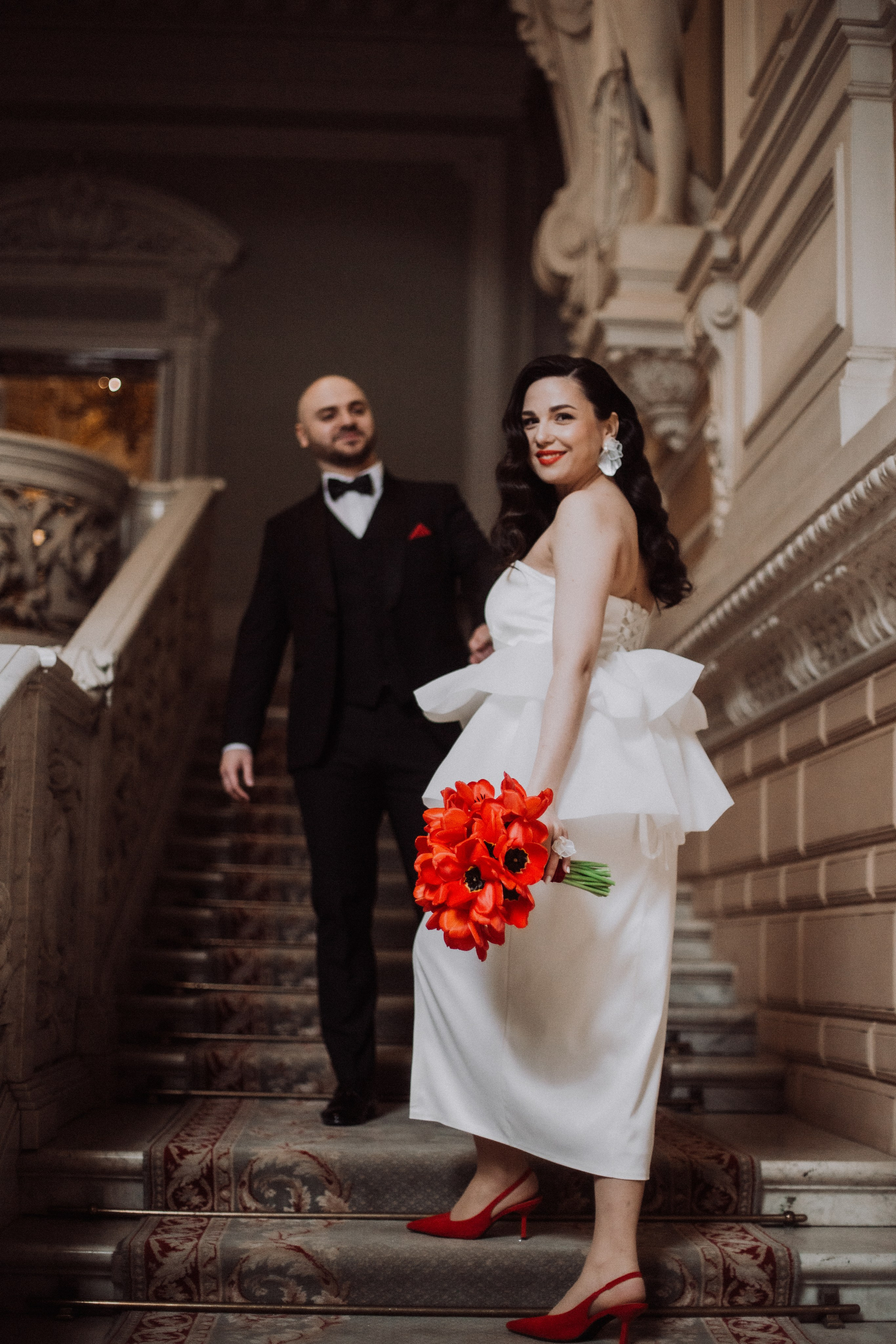 свадьба с красным акцентом идеи для свадебной фотосессии первый загс загс на английской набережной красный цвет акцентная свадьба камерная свадьба только вдвоем любовь счастье в глазах портретная фотография моменты жизни фотограф никитенко анастасия artsnastas 