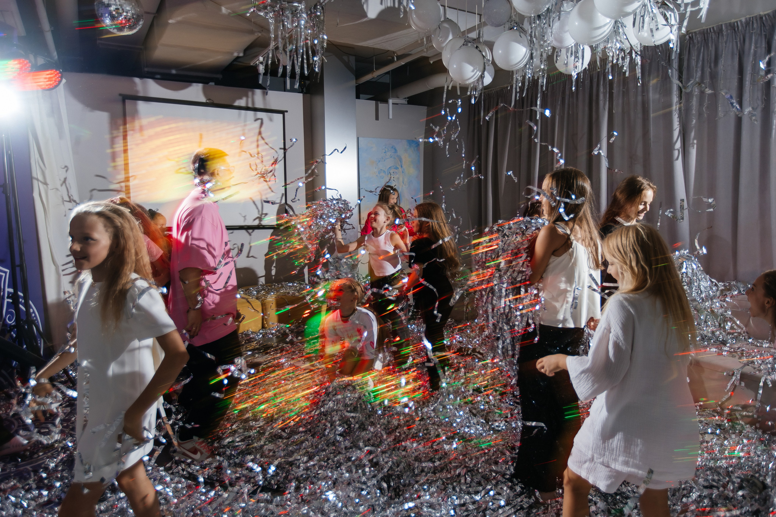 Бумажная дискотека. Юрий Ахмедов