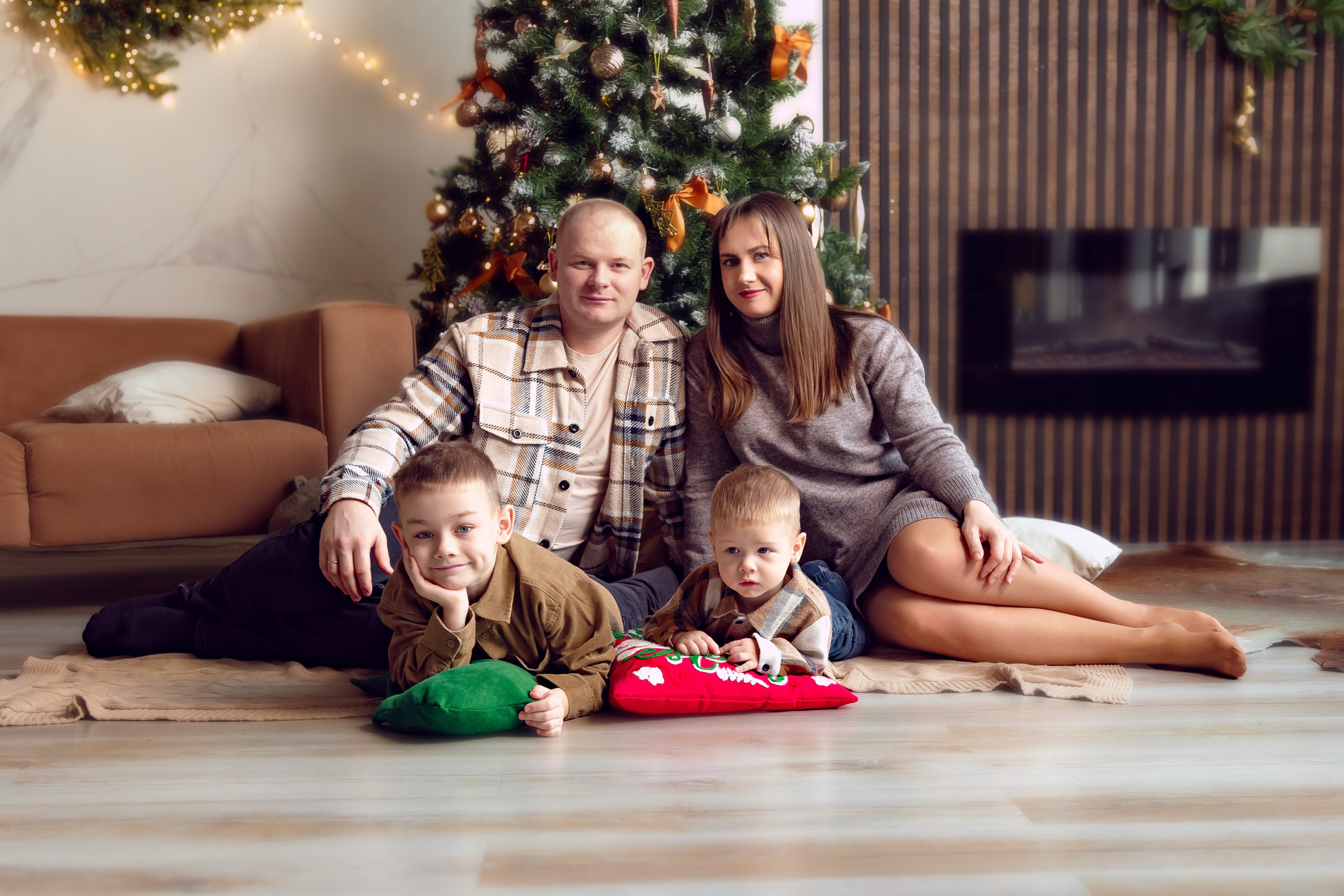 Семейная новогодняя фотосессия в студии Минска