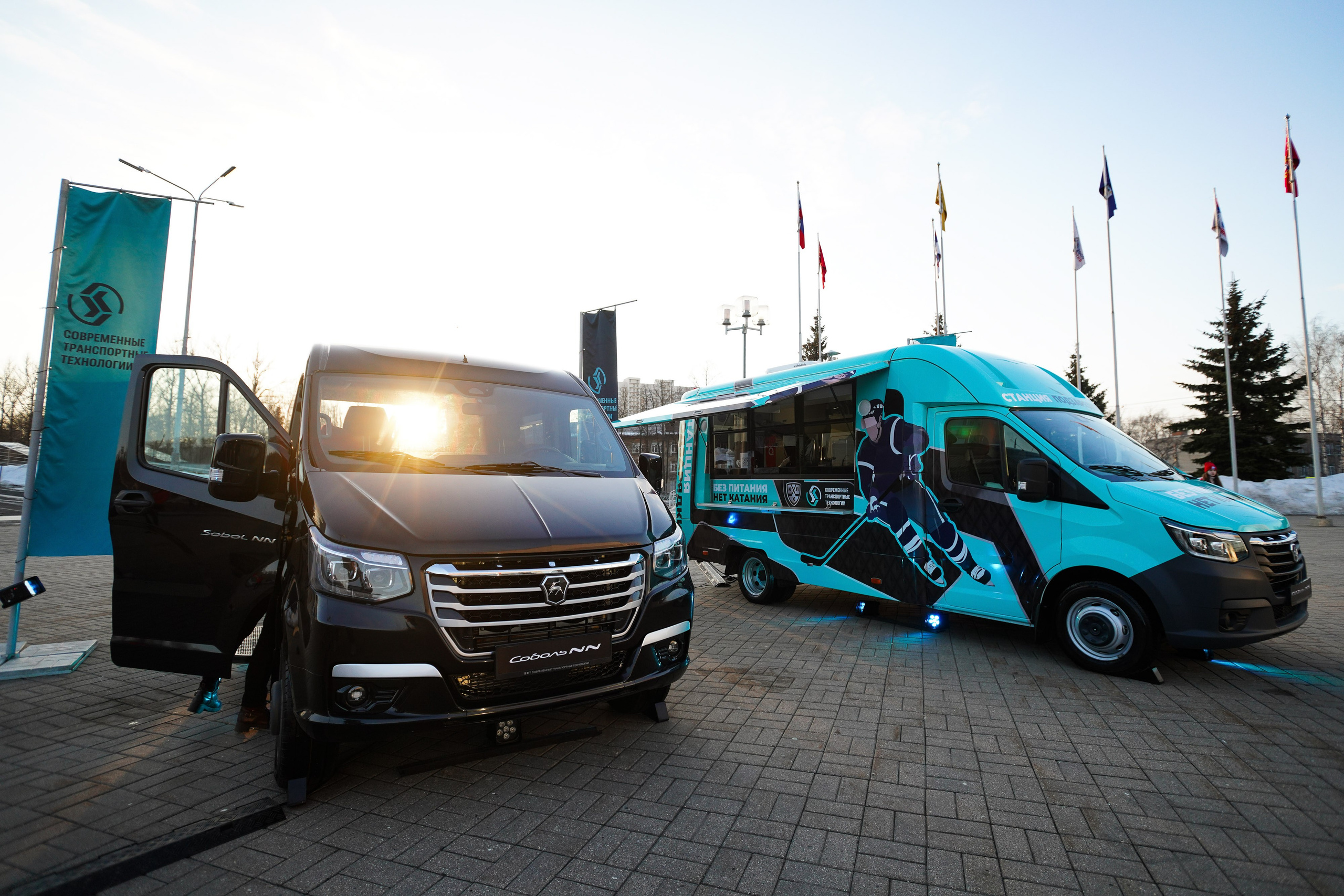 Промоакция у стадиона Арена 2000 г. Ярославль. Репортажный фотограф Сергей Сажин г. Ярославль