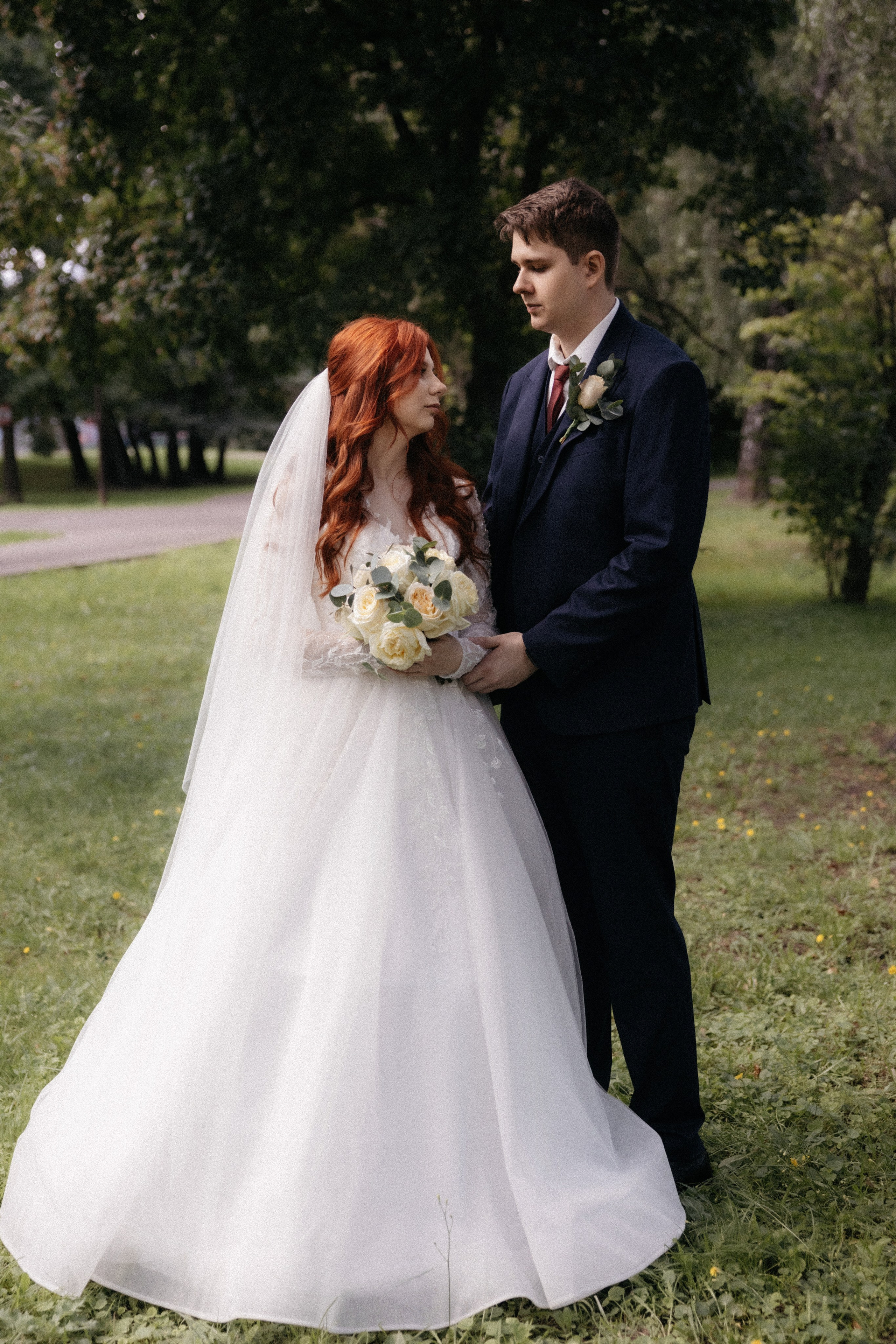 Фотосессия свадьбы Ивана и Александры в парке Горки Ленинские