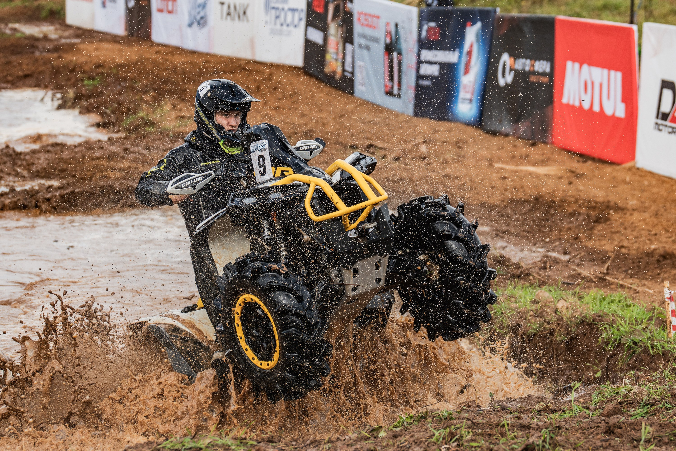 Mud racing. Паша Страхов — фотограф