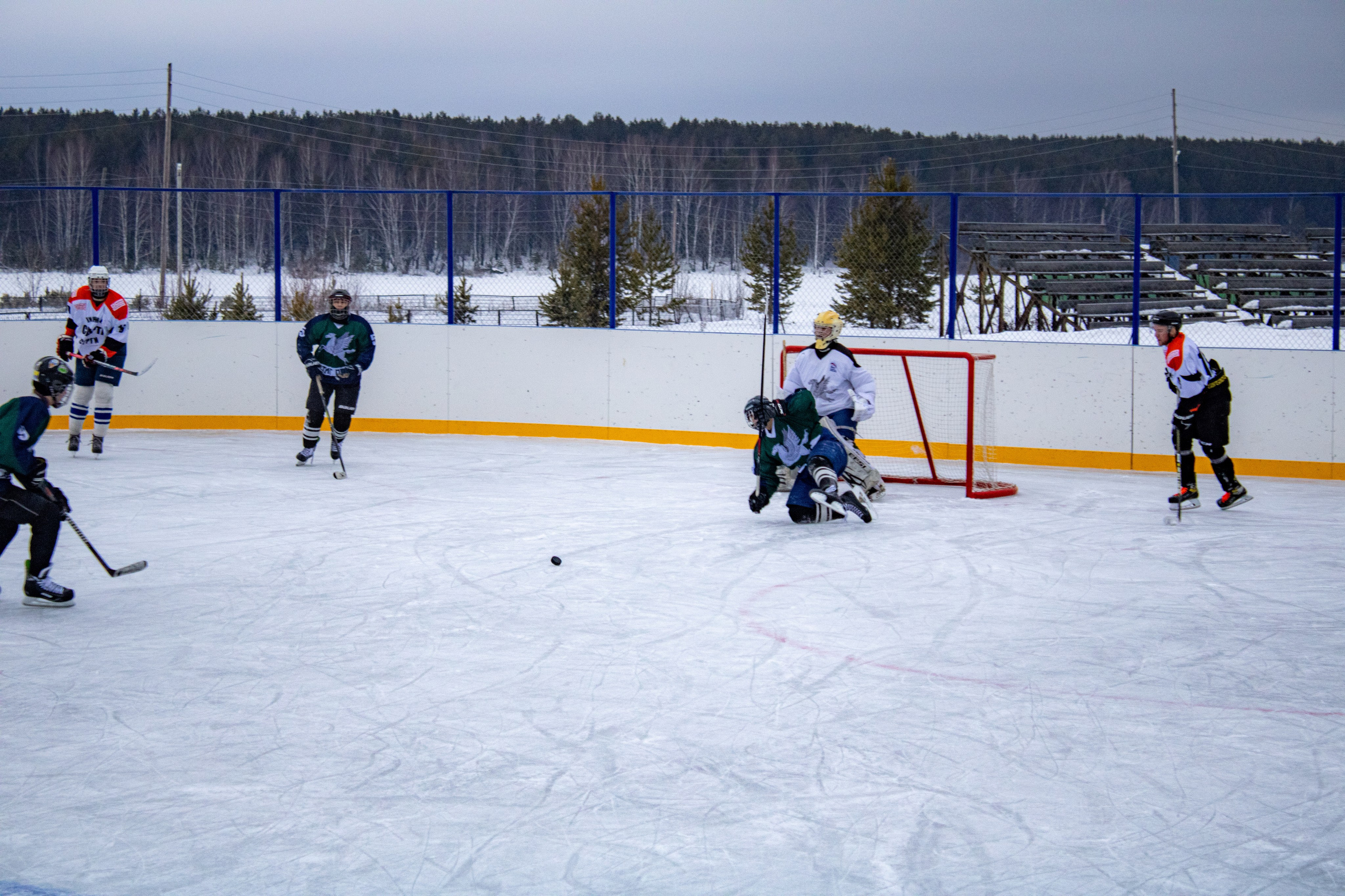 Хоккей г.п Атиг-г.Нижние Серги