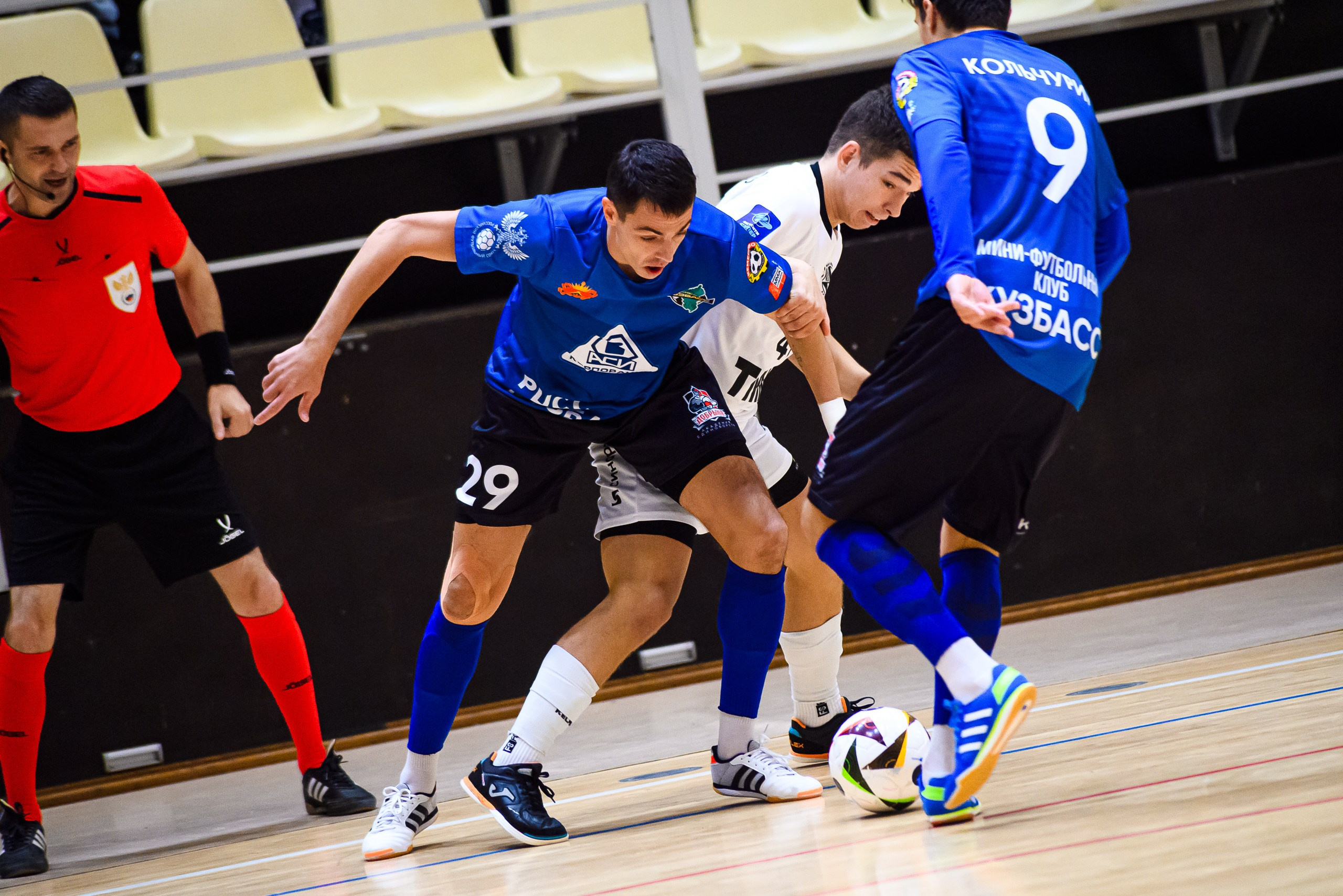 Высшая лига по футзалу — Сезон 2024-2025 — 2ой тур. Репортажный фотограф в Кемерово