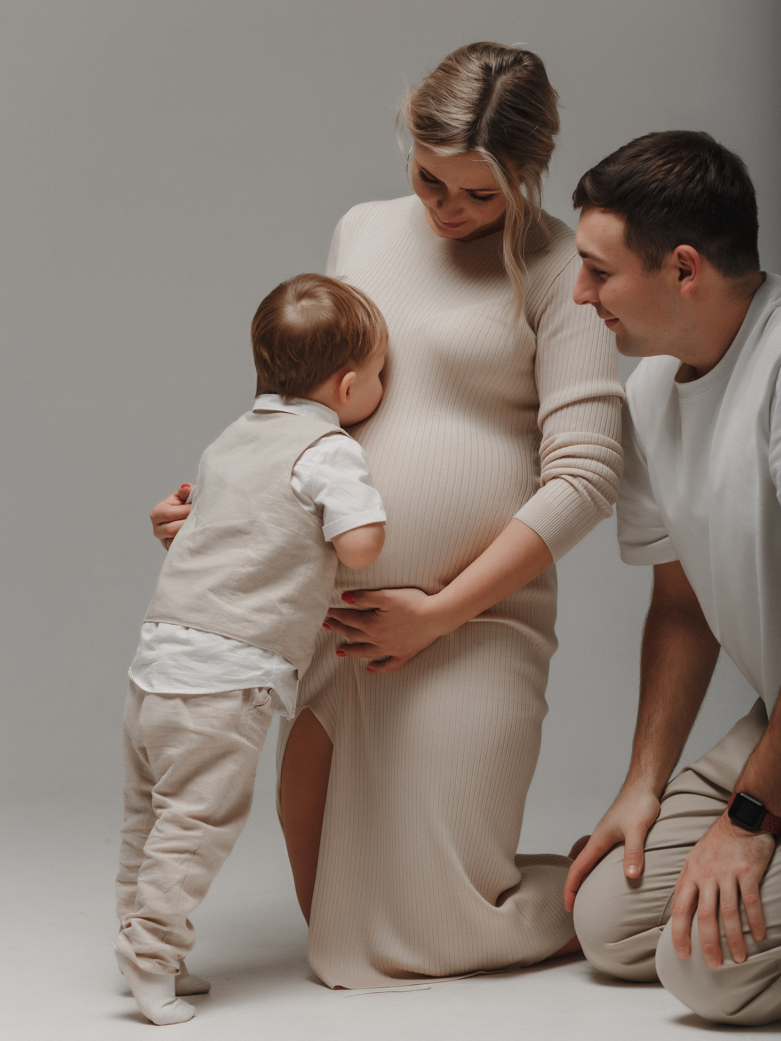 Вова, Катя и Илья в уникальной атмосфере фотостудии Таганрога. Свадебный и семейный фотограф в Таганроге Бакарюк Антон