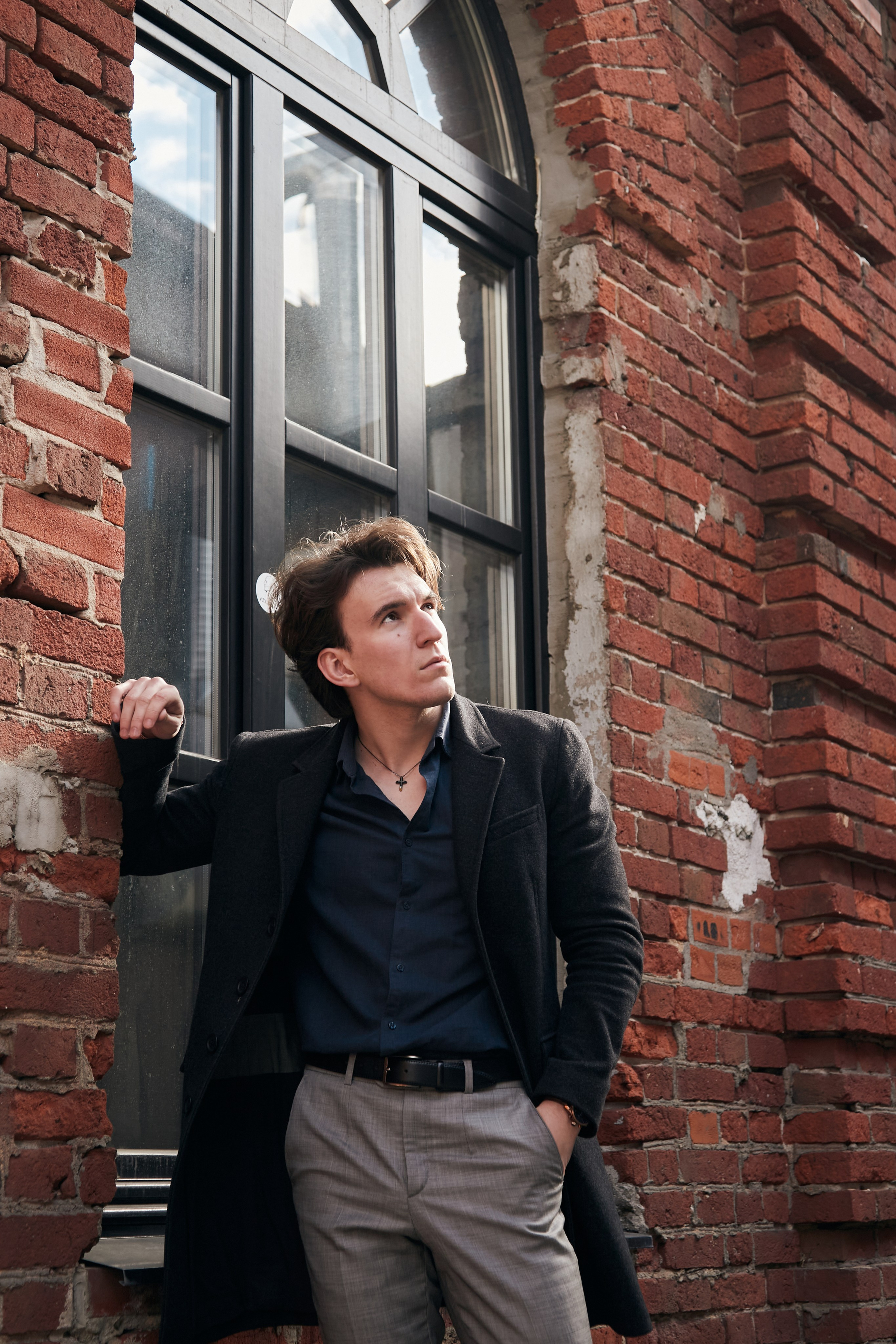 Мужская фотосессия на улице. Профессиональный фотограф в Москве