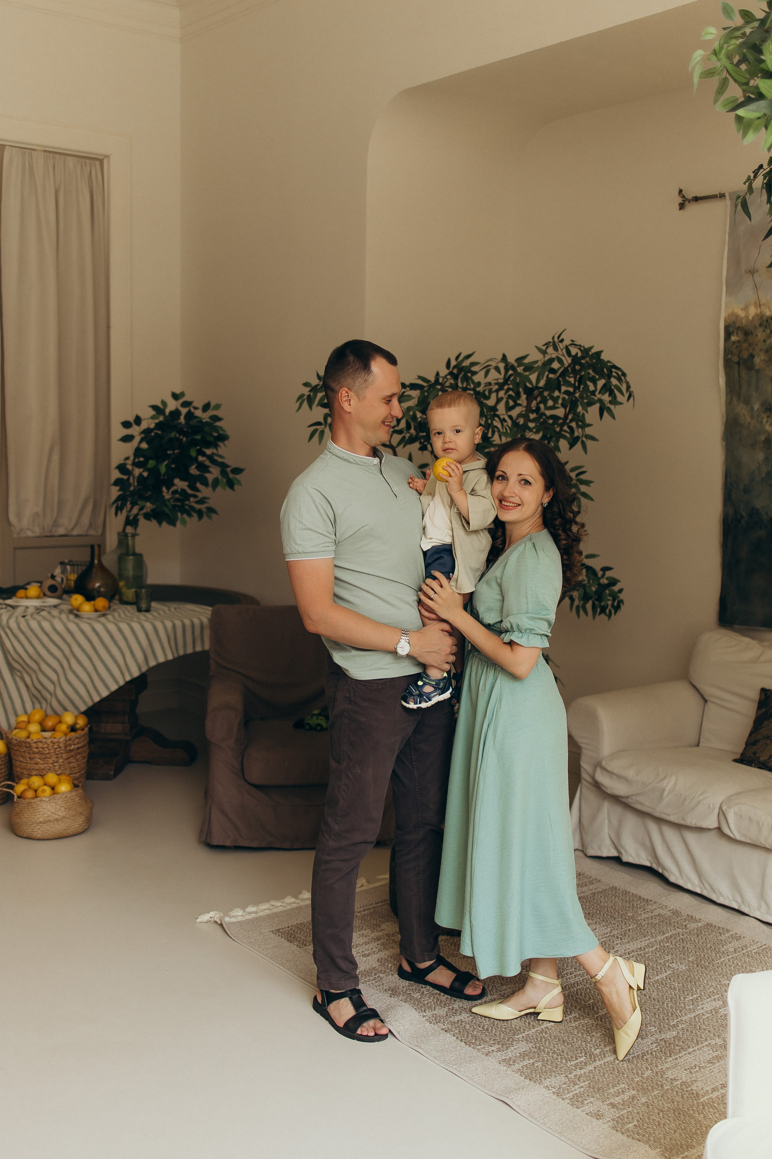 К двум годам Платона — зал Серена. Семейный фотограф в Краснодаре Храмова Анна