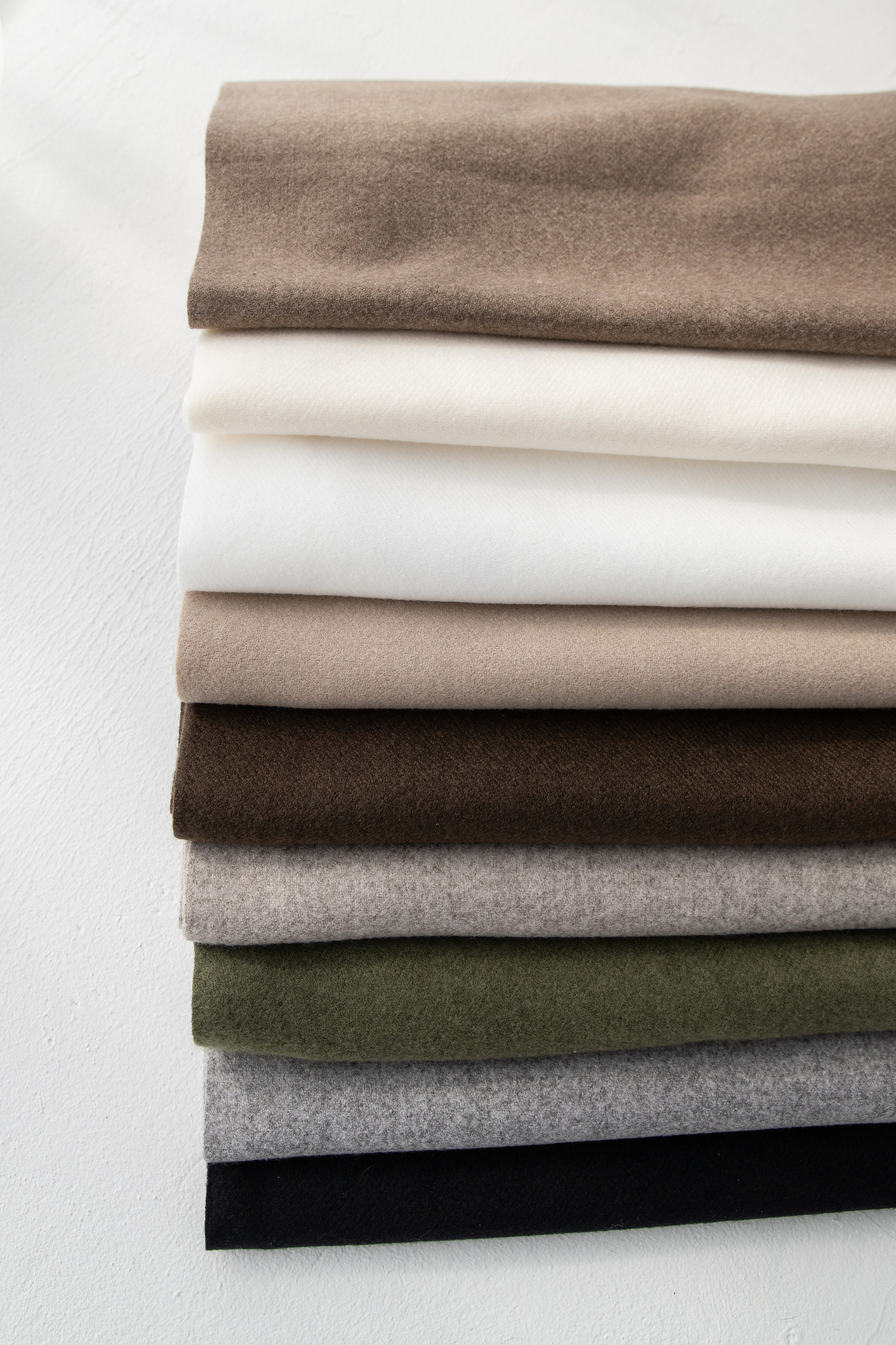 С нами тепло. Фотограф Ярмишко Дарья. Выпускные фотокниги