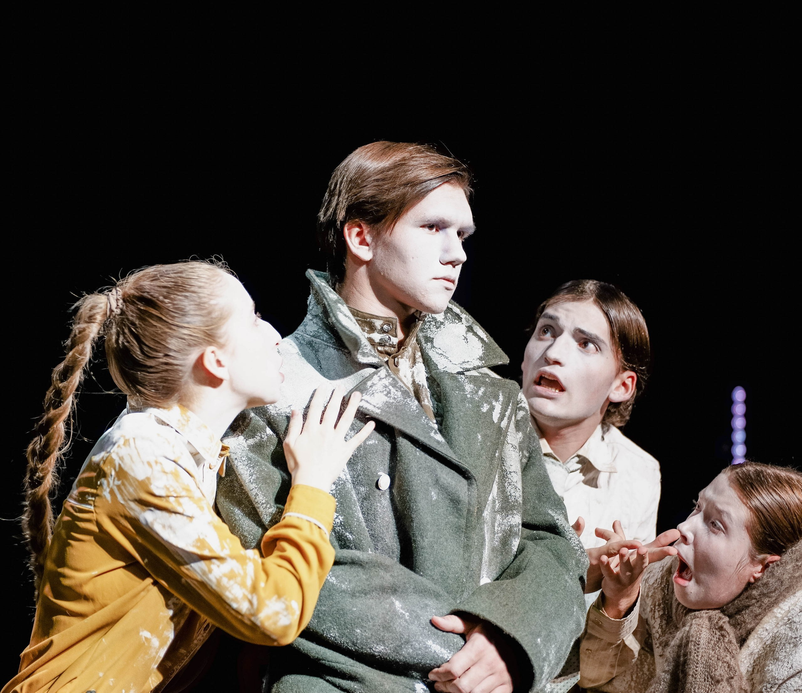 Спектакль «Папа, где ты». Федор Ратчин — фотограф