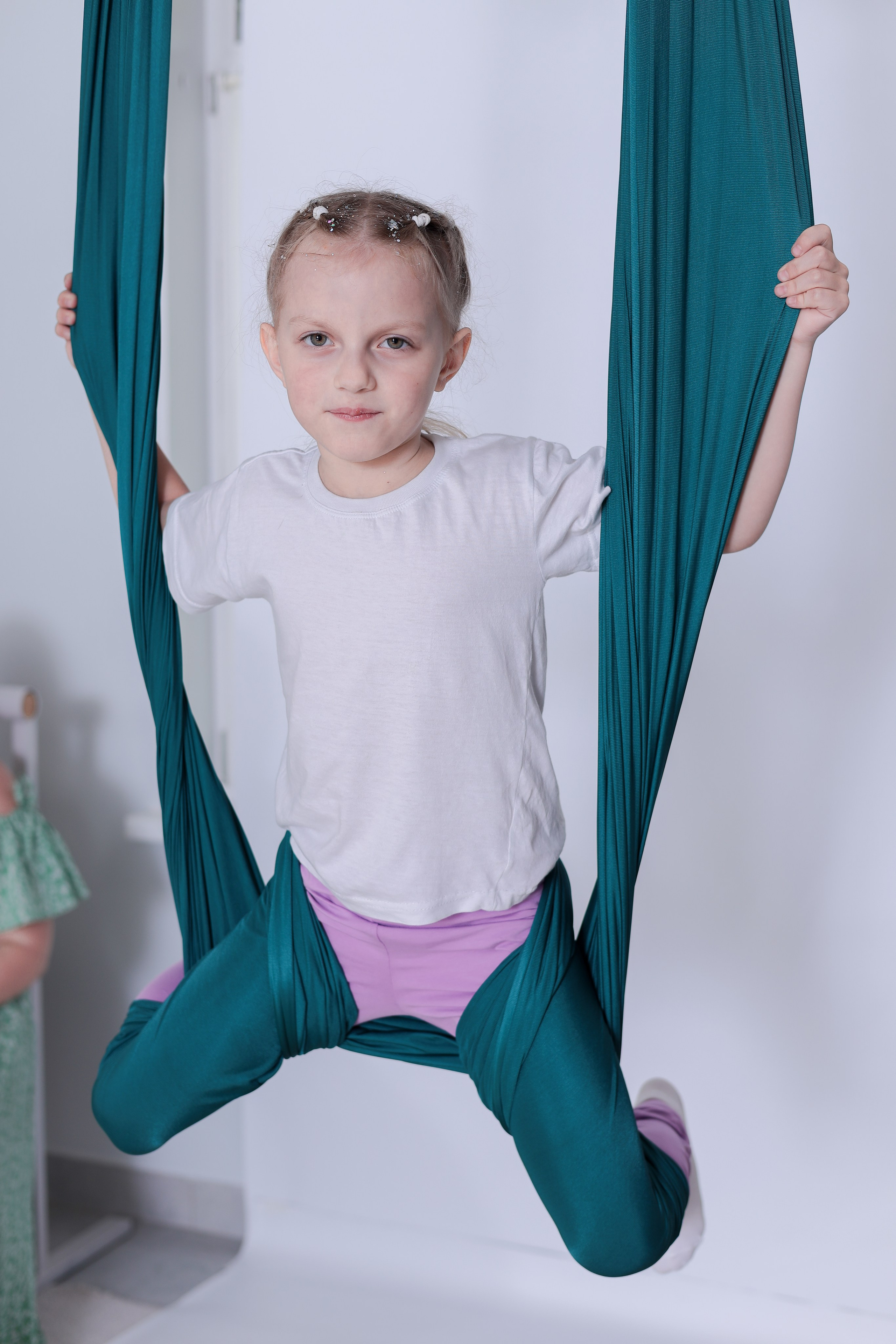 Детская аэройога. Фотограф Надршина Лилия