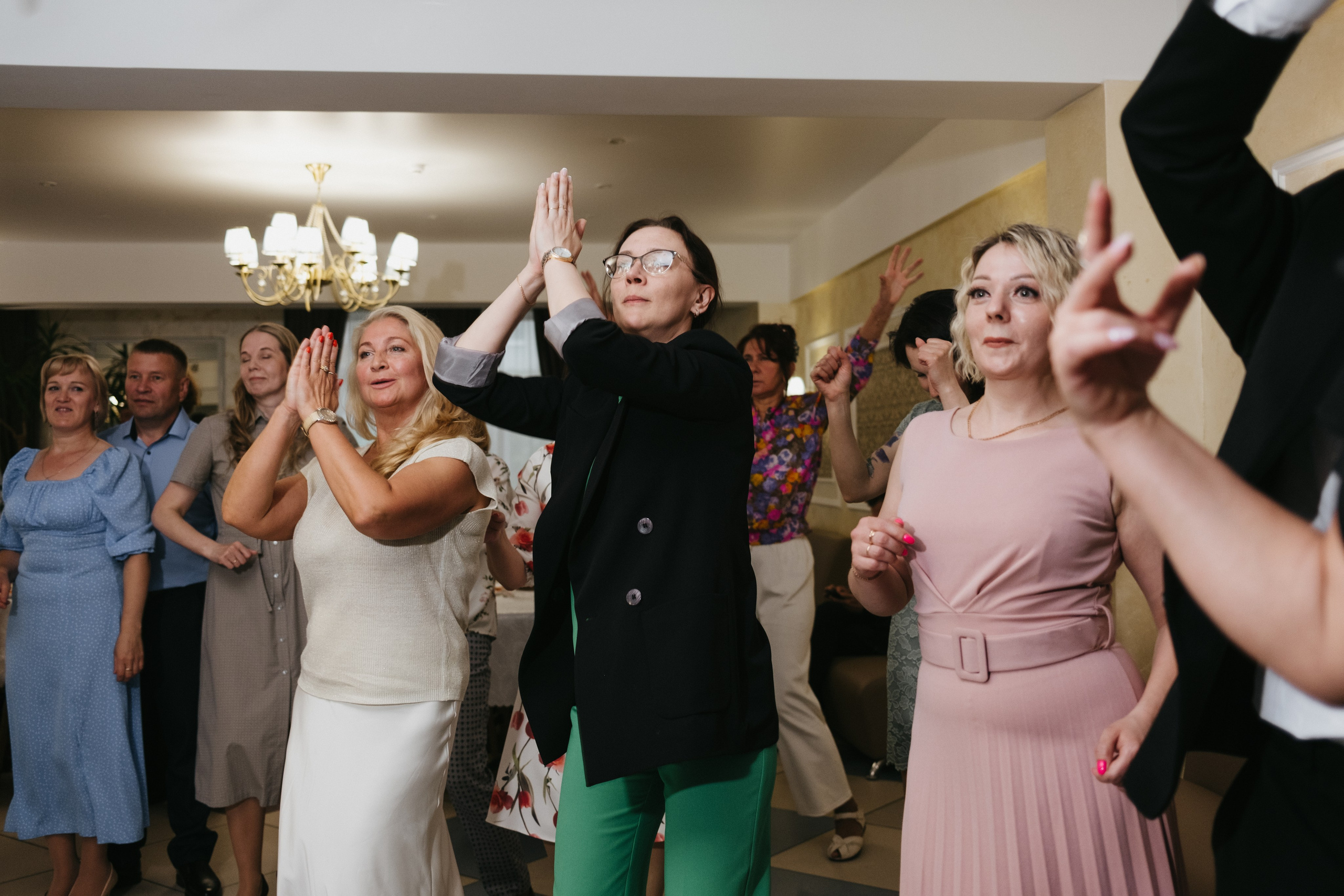 Выпускной 11 класс школы № 30. Свадебный и репортажной фотограф Денис Ожигин в Краснодаре и Краснодарском крае