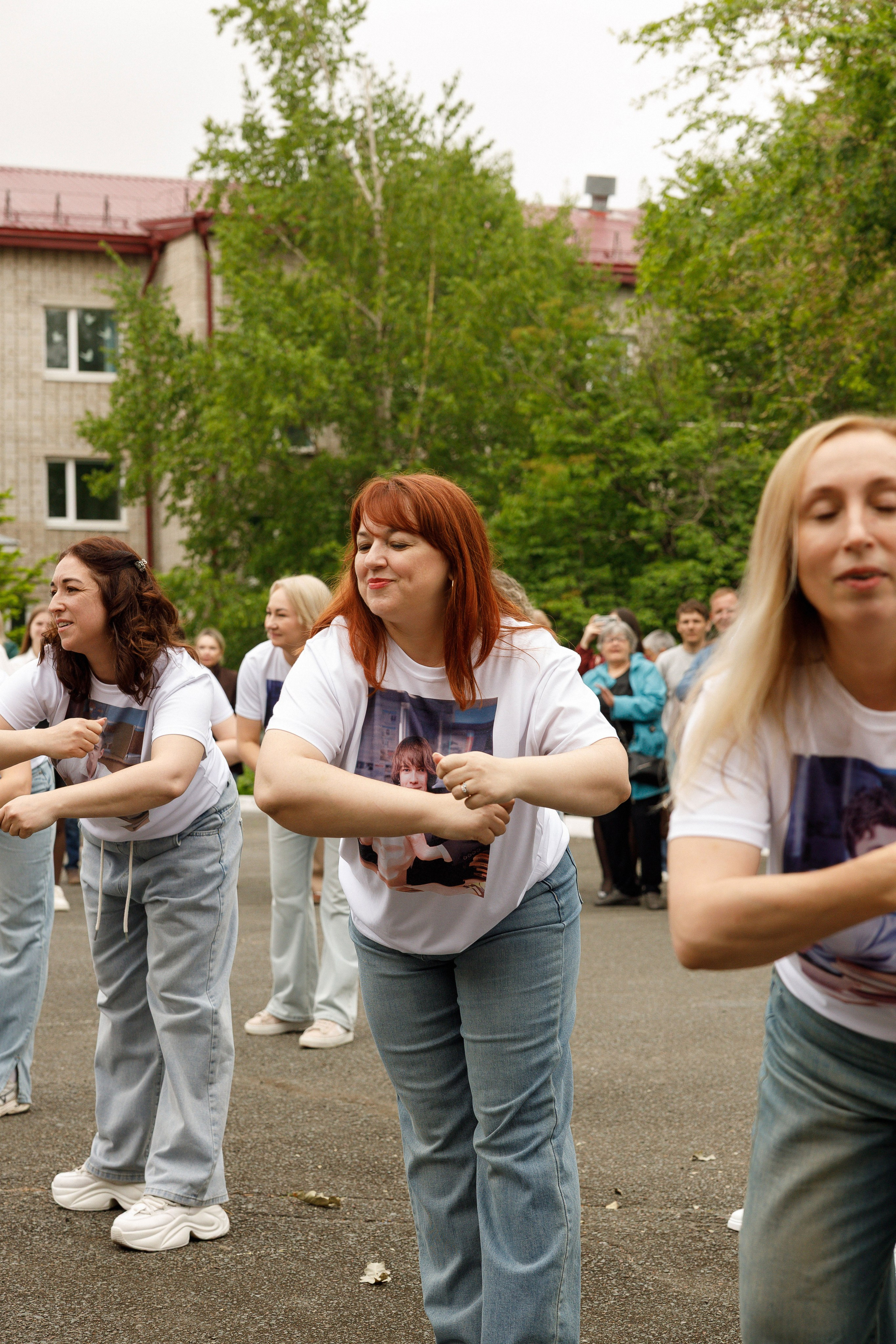 Последний звонок Гимназия Артем. Photoalbum-vl.ru
