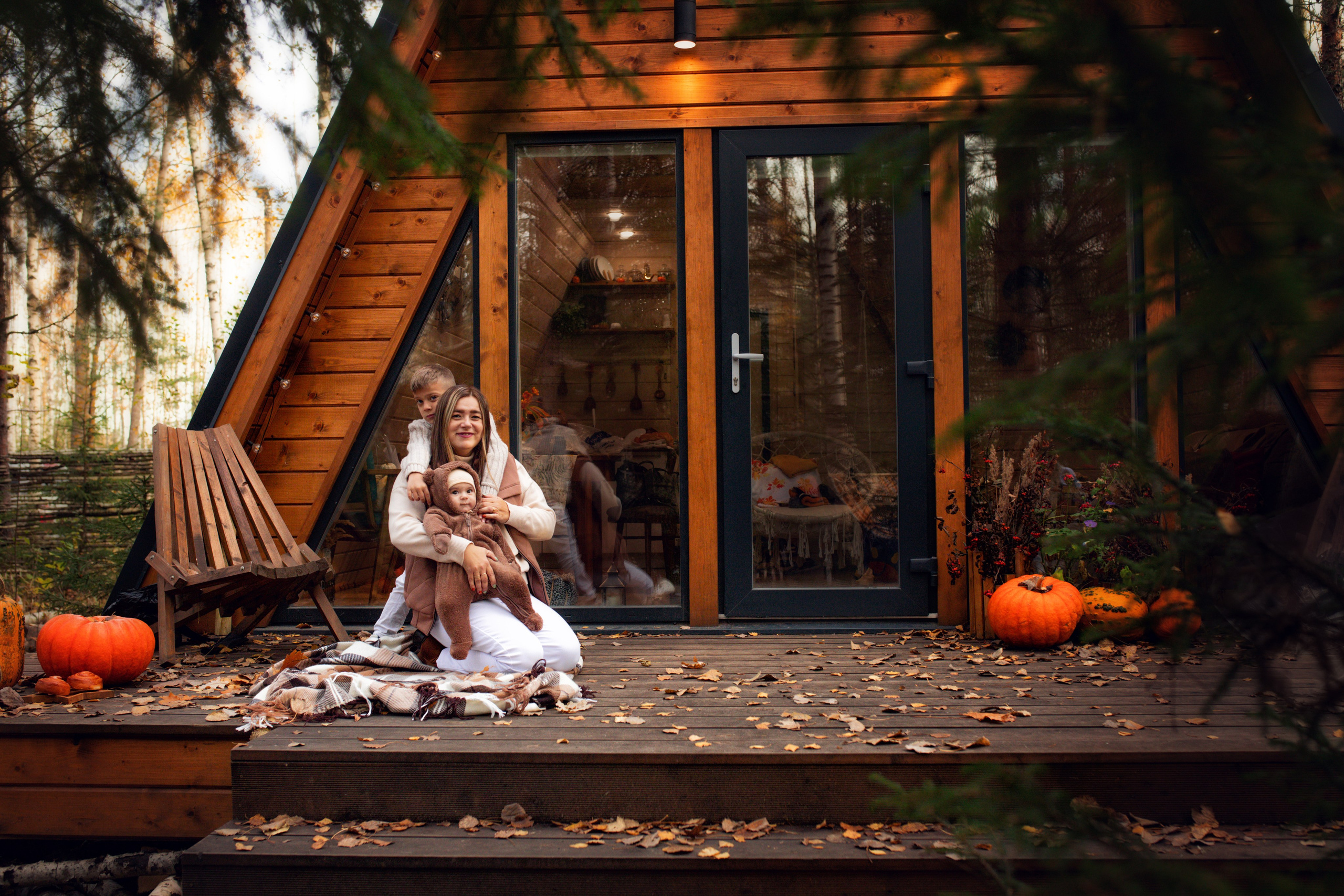 Съемка в треугольном доме в лесу. Фотограф Санкт-Петербург Елена Мухина