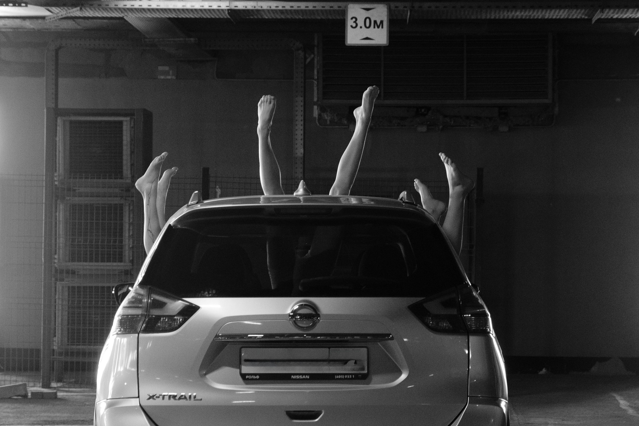 На парковке. Женский фотограф в Новосибирске Вячеслав Семакин