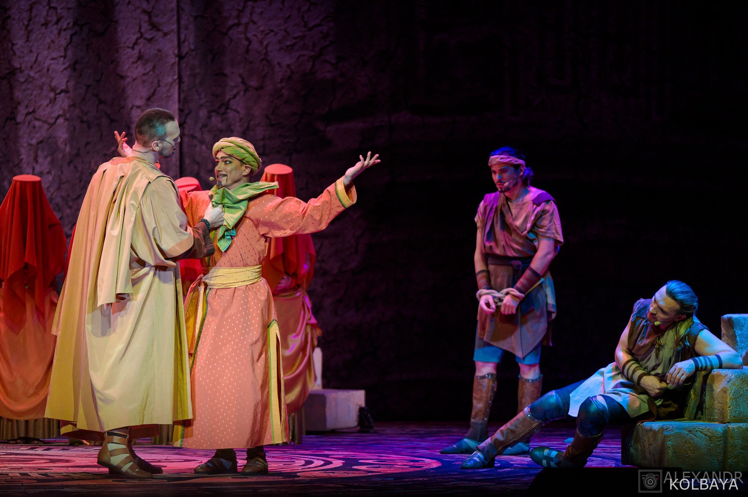 Фоторепортаж со спектакля Гладиатор в Театре Терезы Дуровой. Концертный и театральный репортажный фотограф в Москве Александр Колбая