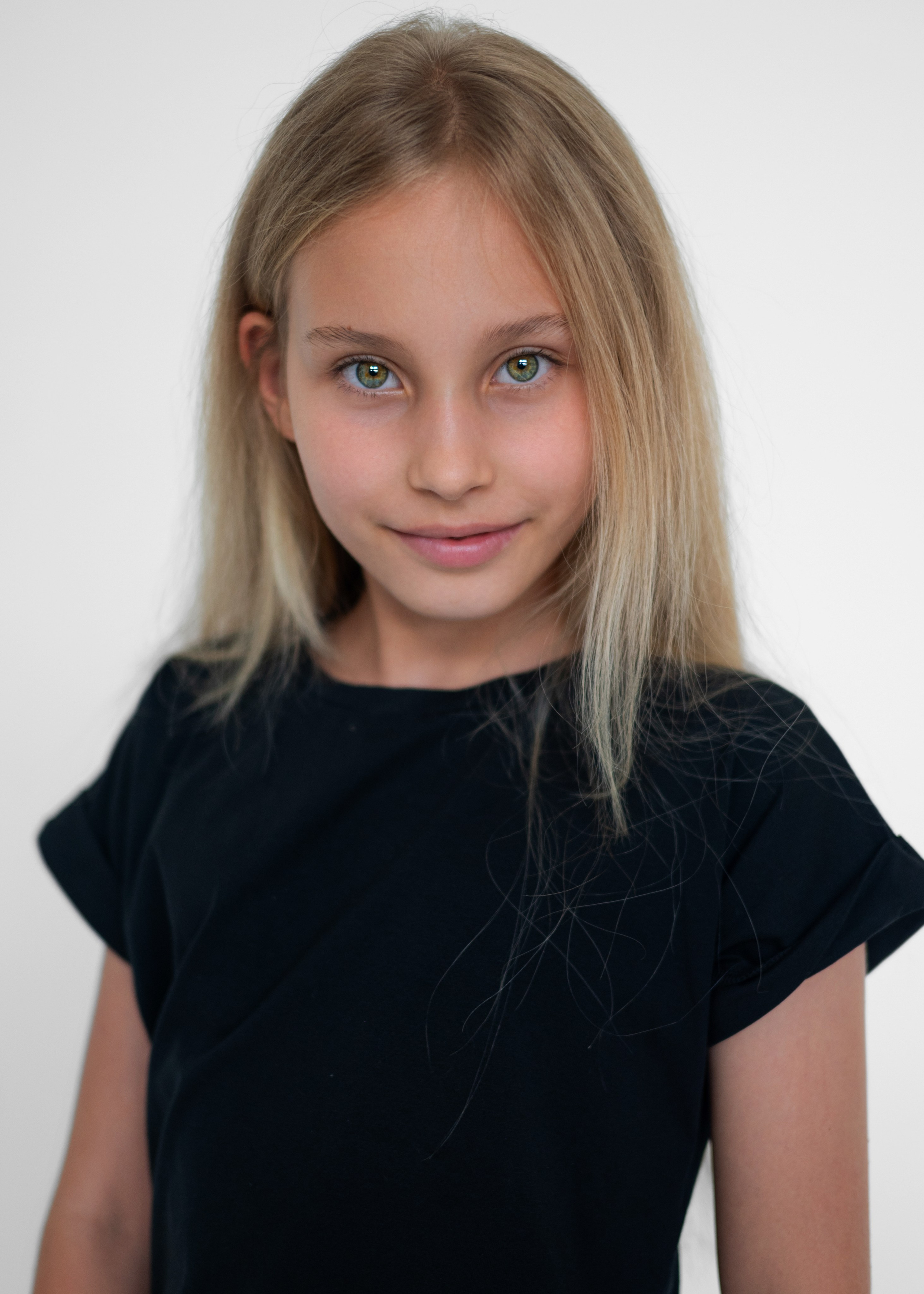 Модельное портфолио. Фотограф Москва Виктория Вишневская актерское / модельное портфолио