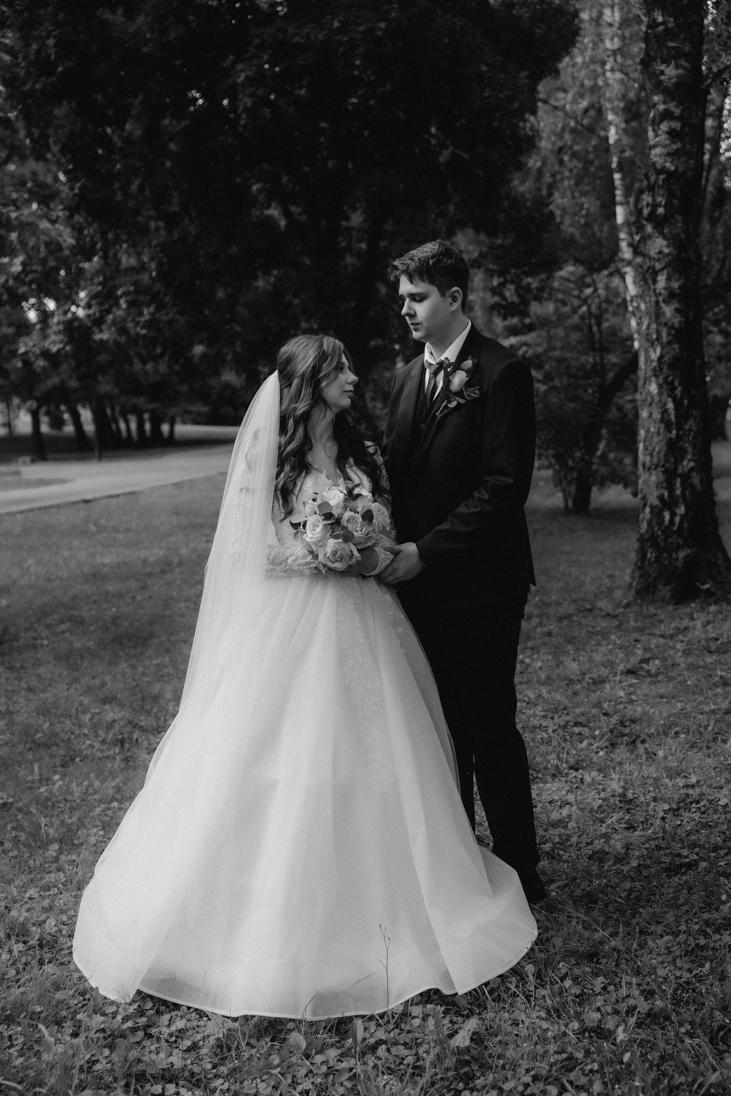 Фотосессия свадьбы Ивана и Александры в парке Горки Ленинские