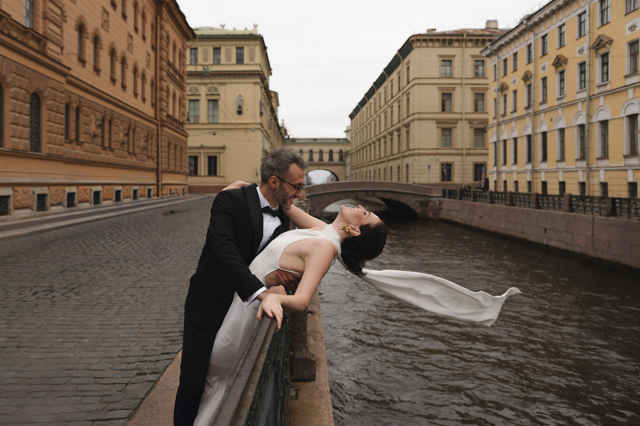 Мы уже одно ЦЕ-ЛО-Е. Свадебный фотограф Питер СПБ Индивидуальные, парные, свадебные съёмки