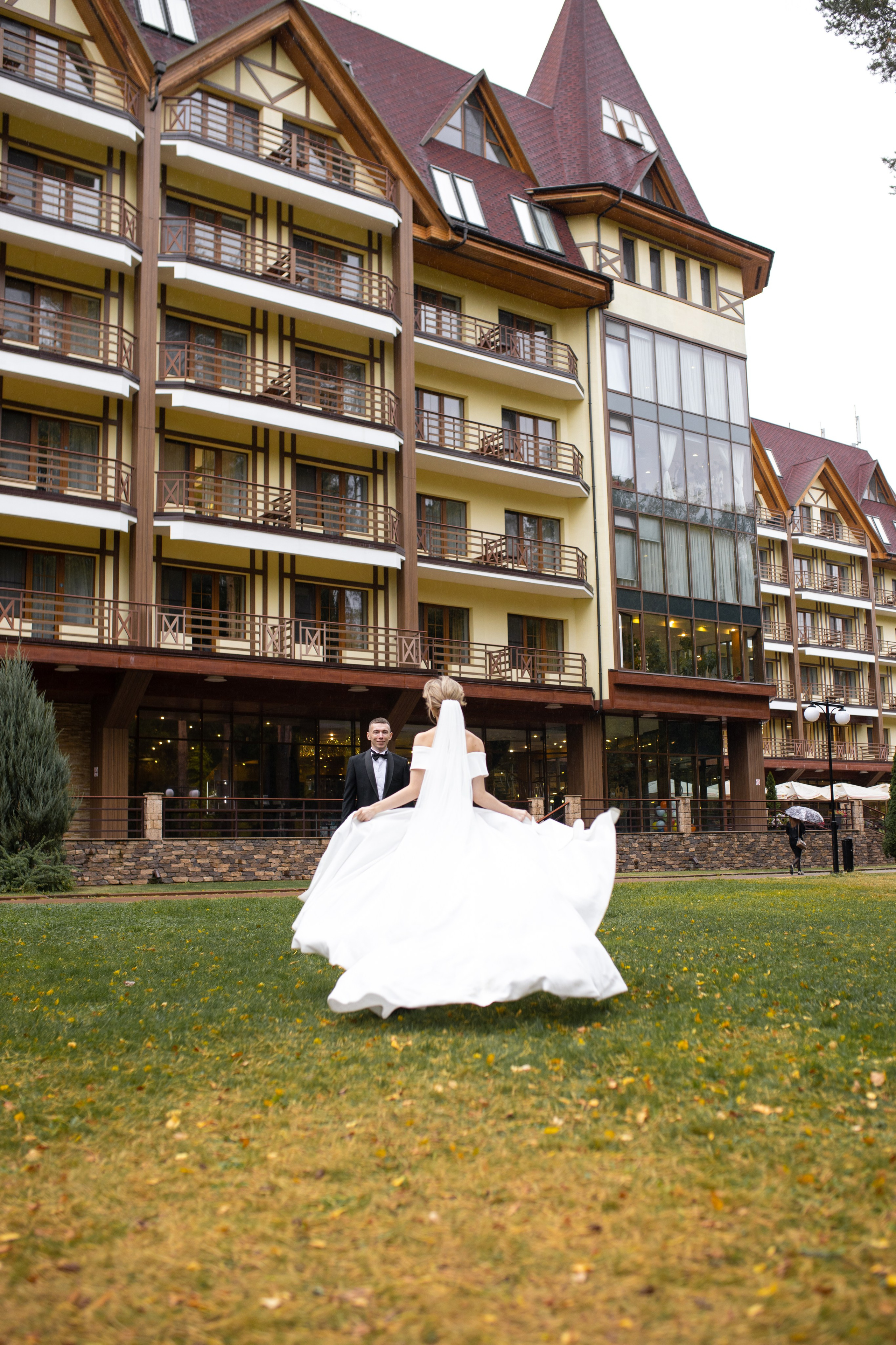 Свадебная фотосессия в отеле Ареал. Фотограф в Железнодорожном и Балашихе
