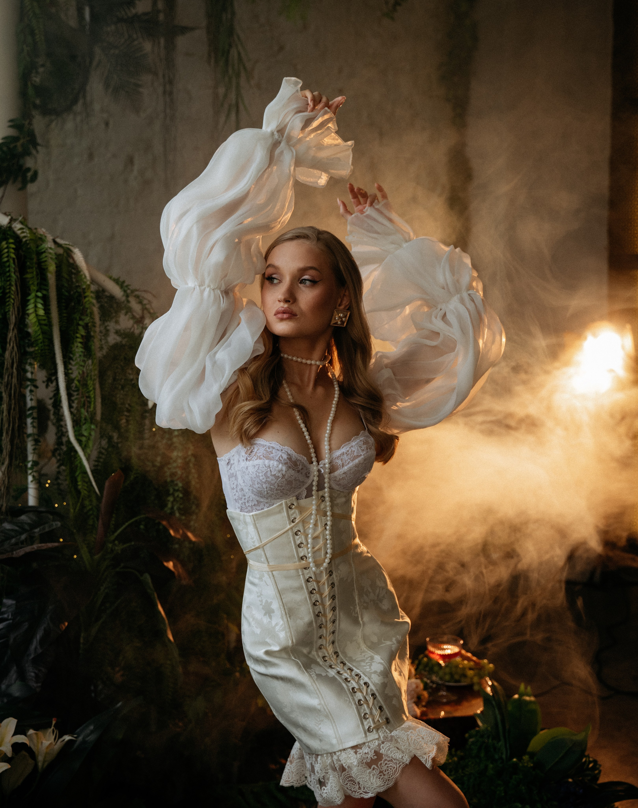 Невеста на пикнике в замке