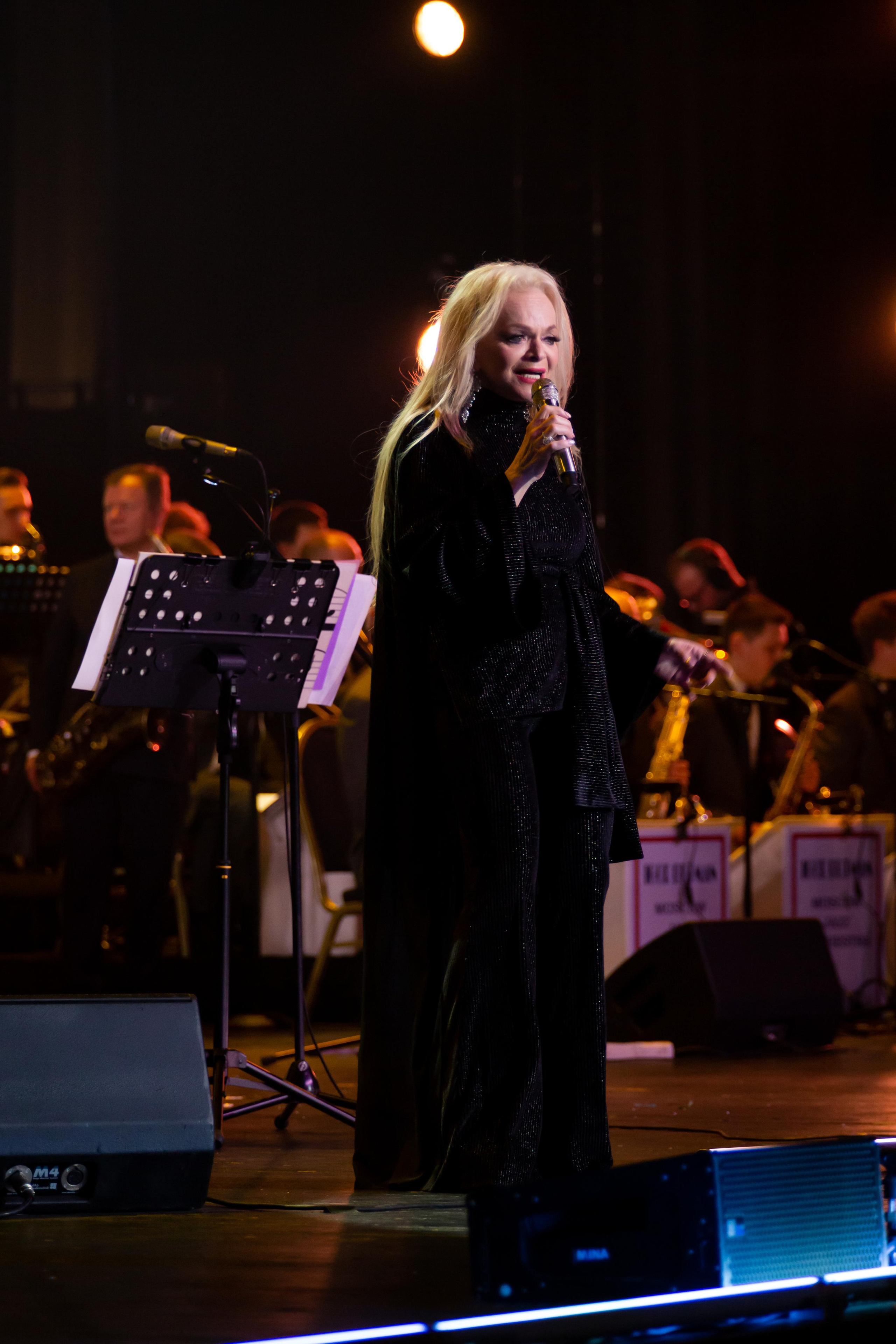 ЛАРИСА ДОЛИНА. Фотограф Сонкина Татьяна