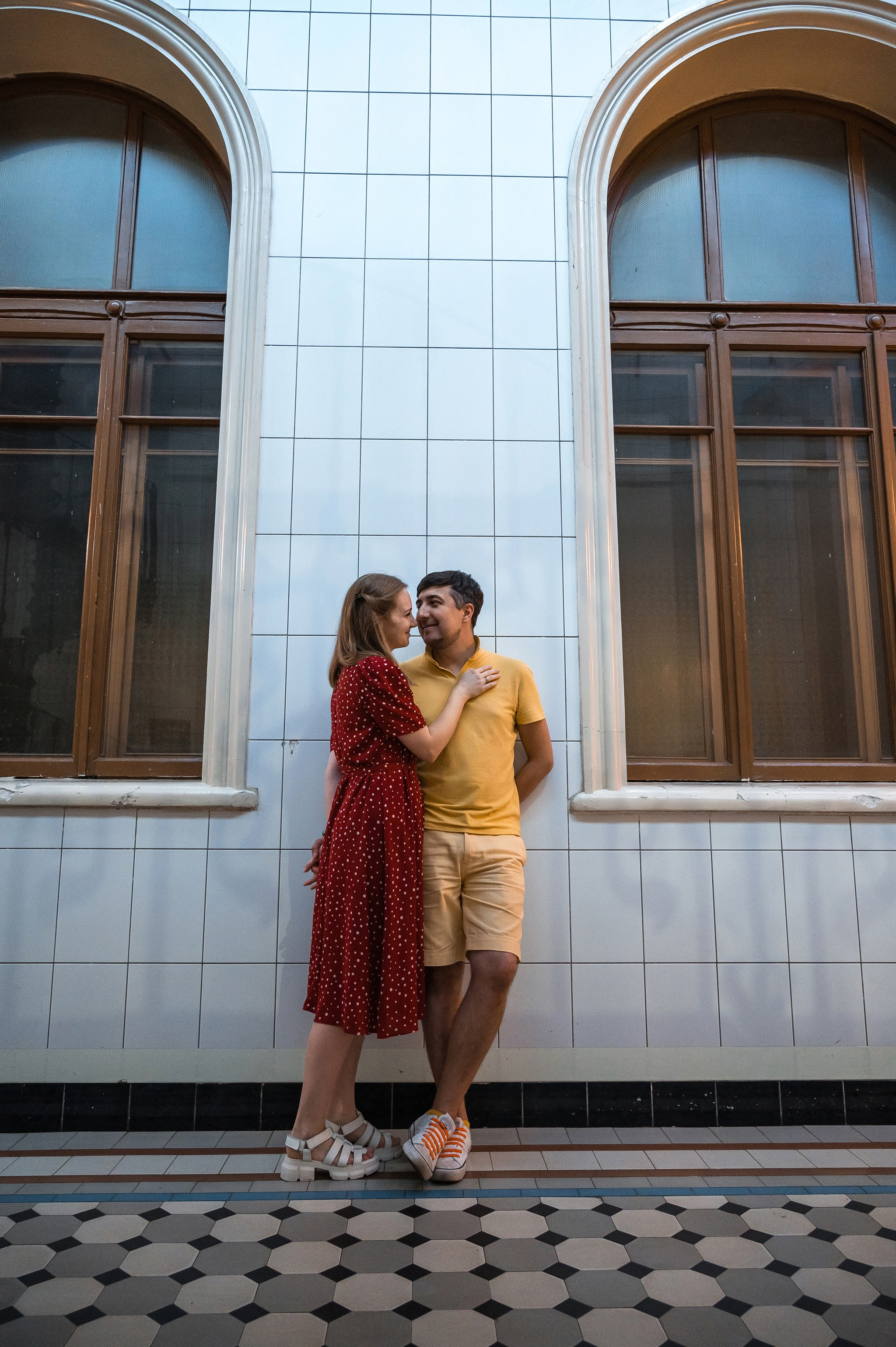 Пара на Витебском вокзале. Свадебный и семейный фотограф из Санкт-Петербурга Климов Анатолий