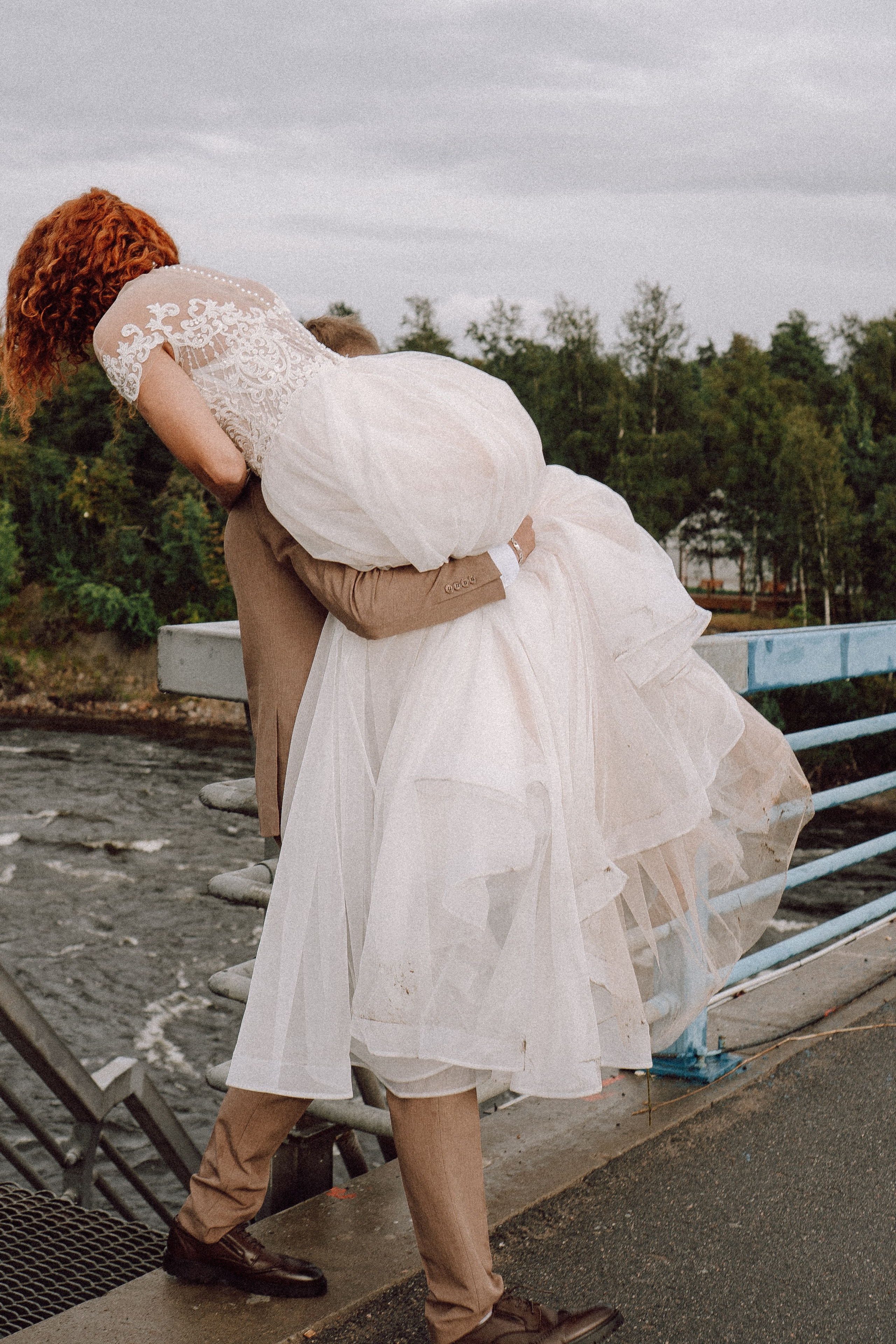 СВАДЕБНАЯ ФОТОСЕССИИЯ ПАРЫ В ГОРОДЕ ПРИОЗЕРСК В СОСНОВОМ ЛЕСУ И С ПИКАПОМ. Профессиональный фотограф, Санкт-Петербург — Виктория Богомолова