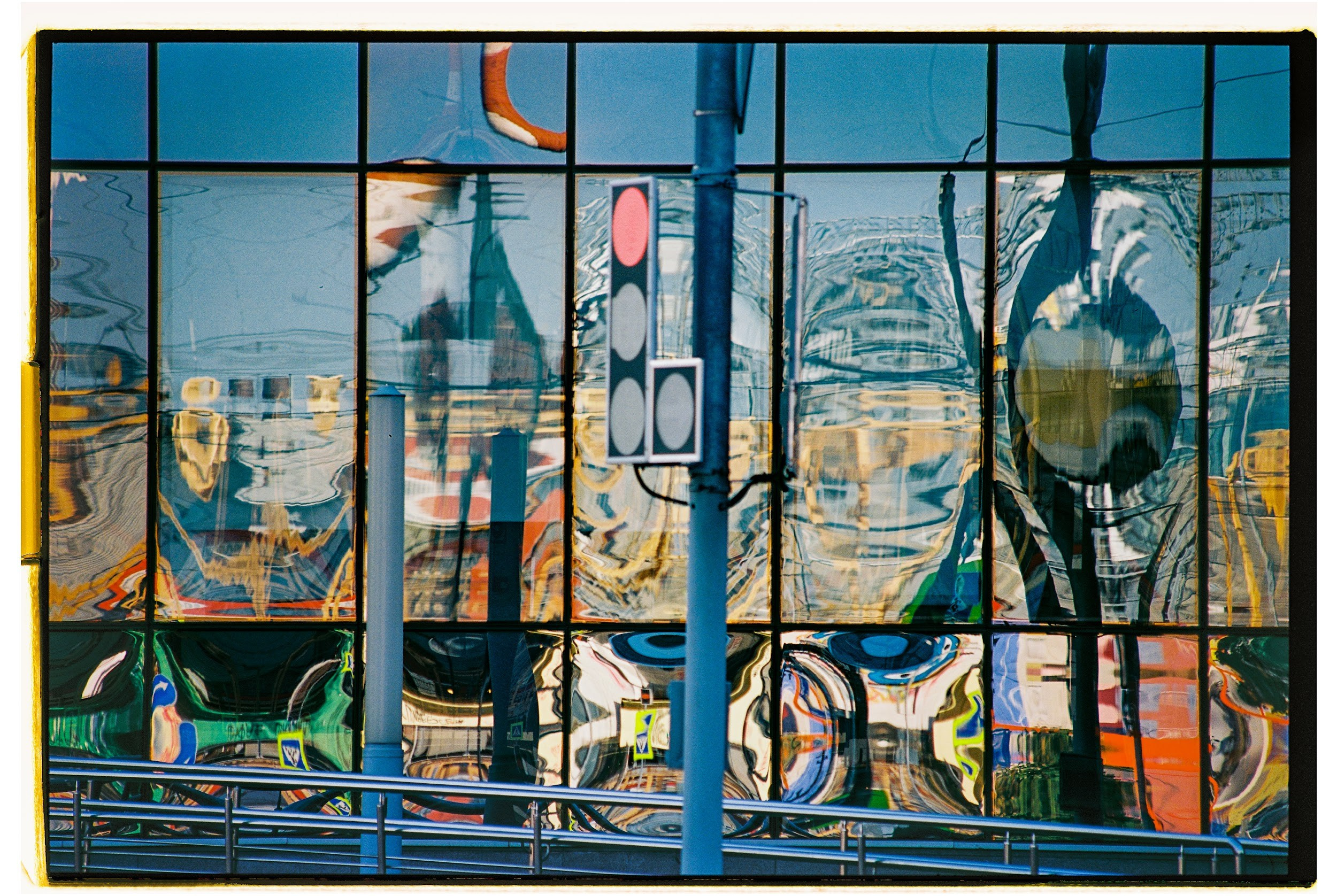 Живописный городской пейзаж. Авторская цифровая фотография для печати интерьерного постера.