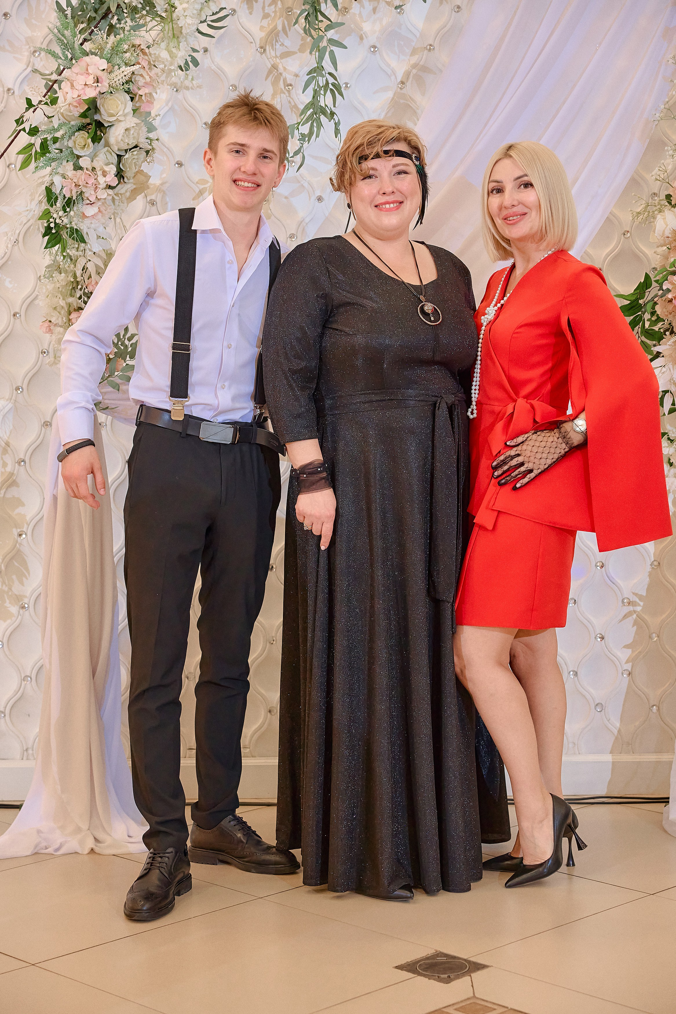 Портфолио репортажной фотосъёмки: Выпускной в ресторане «Император». Фотограф Яковлев Роман — Красноярск