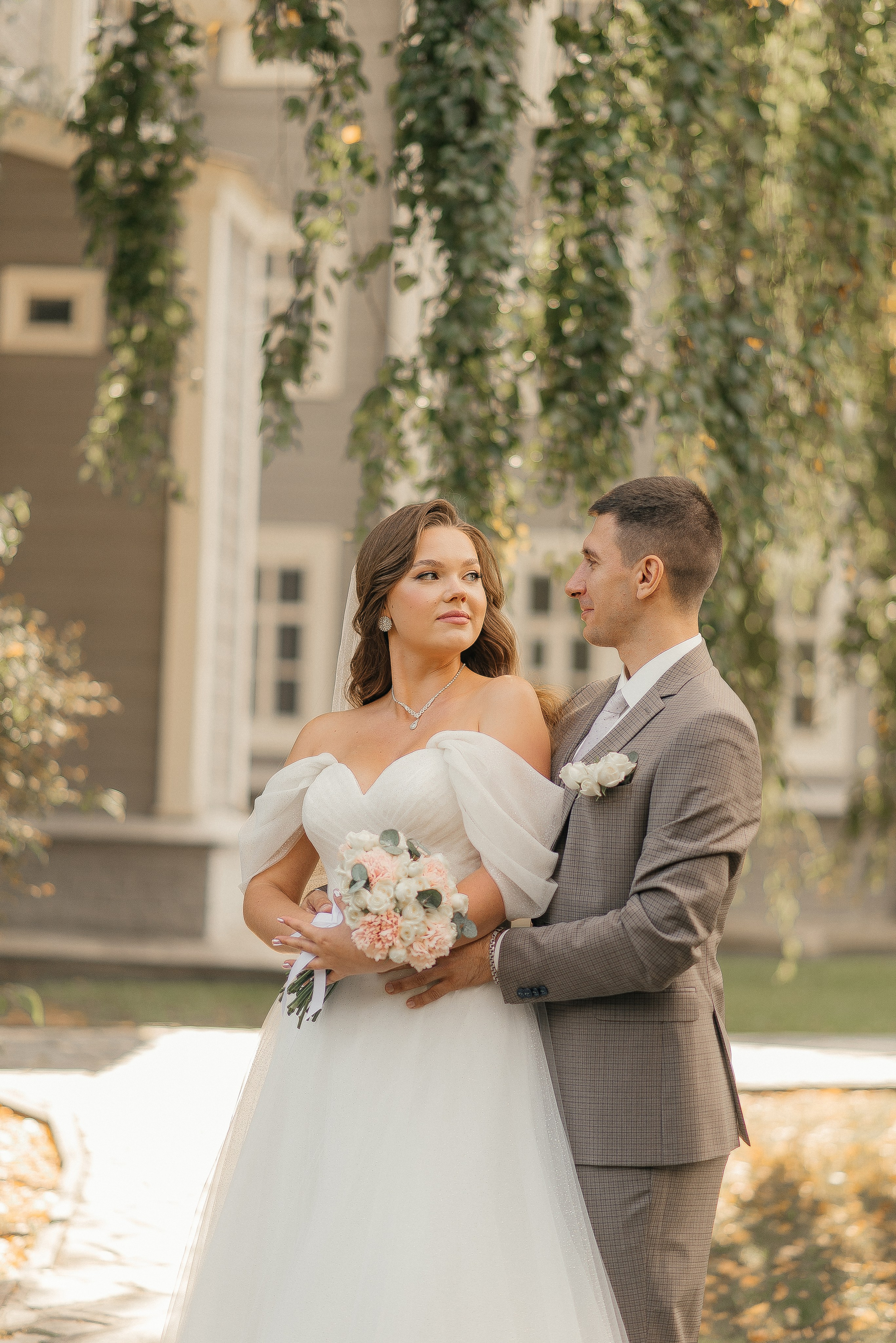 Михаил и Анна. Главная