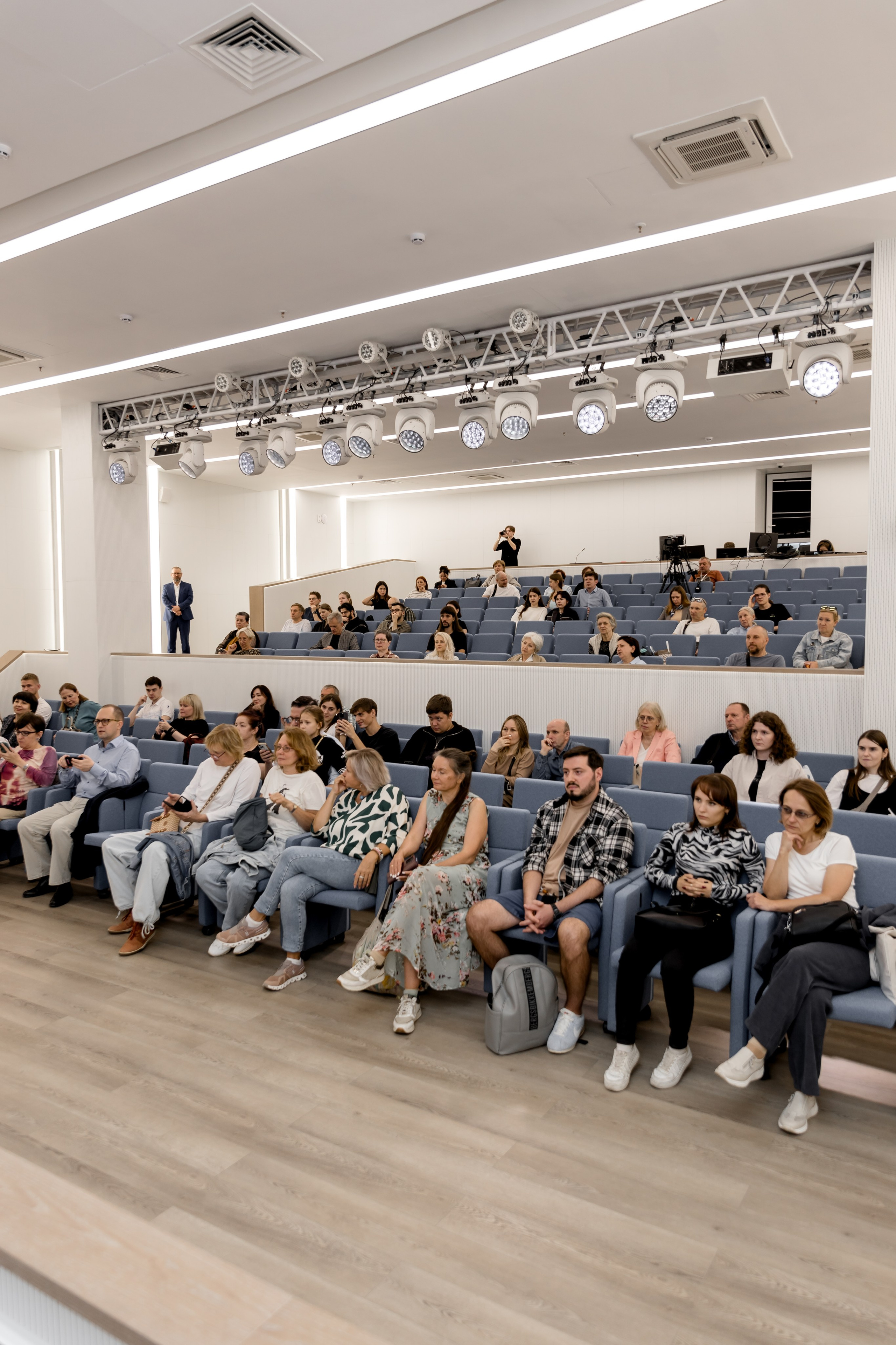 Презентация книги " В глубинах разума и веры. Гении науки о Боге». Свадебный/Портретный фотограф снимаю в Москве