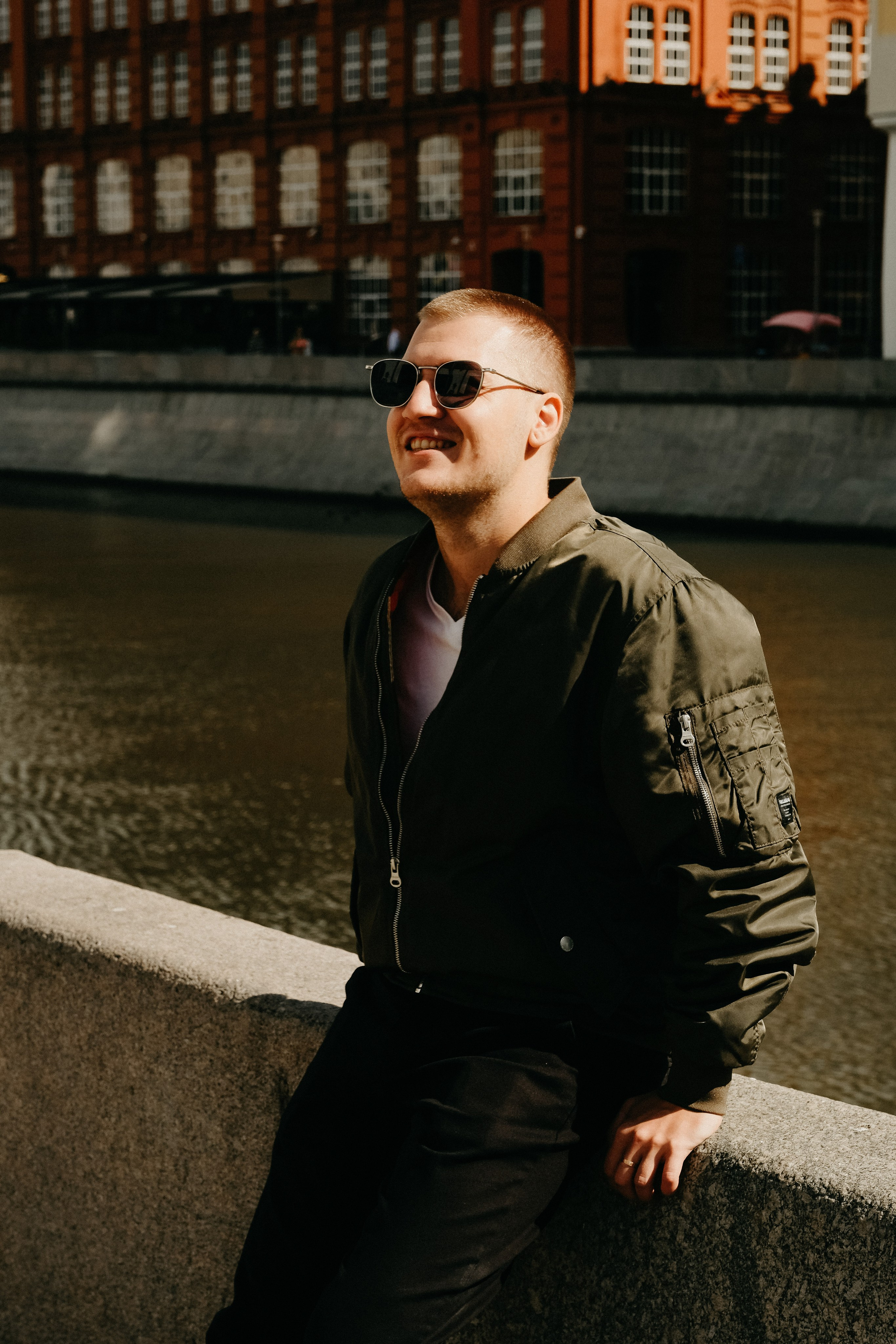 Солнце на Красном Октябре. Свадебный фотограф Александра Тюлякова