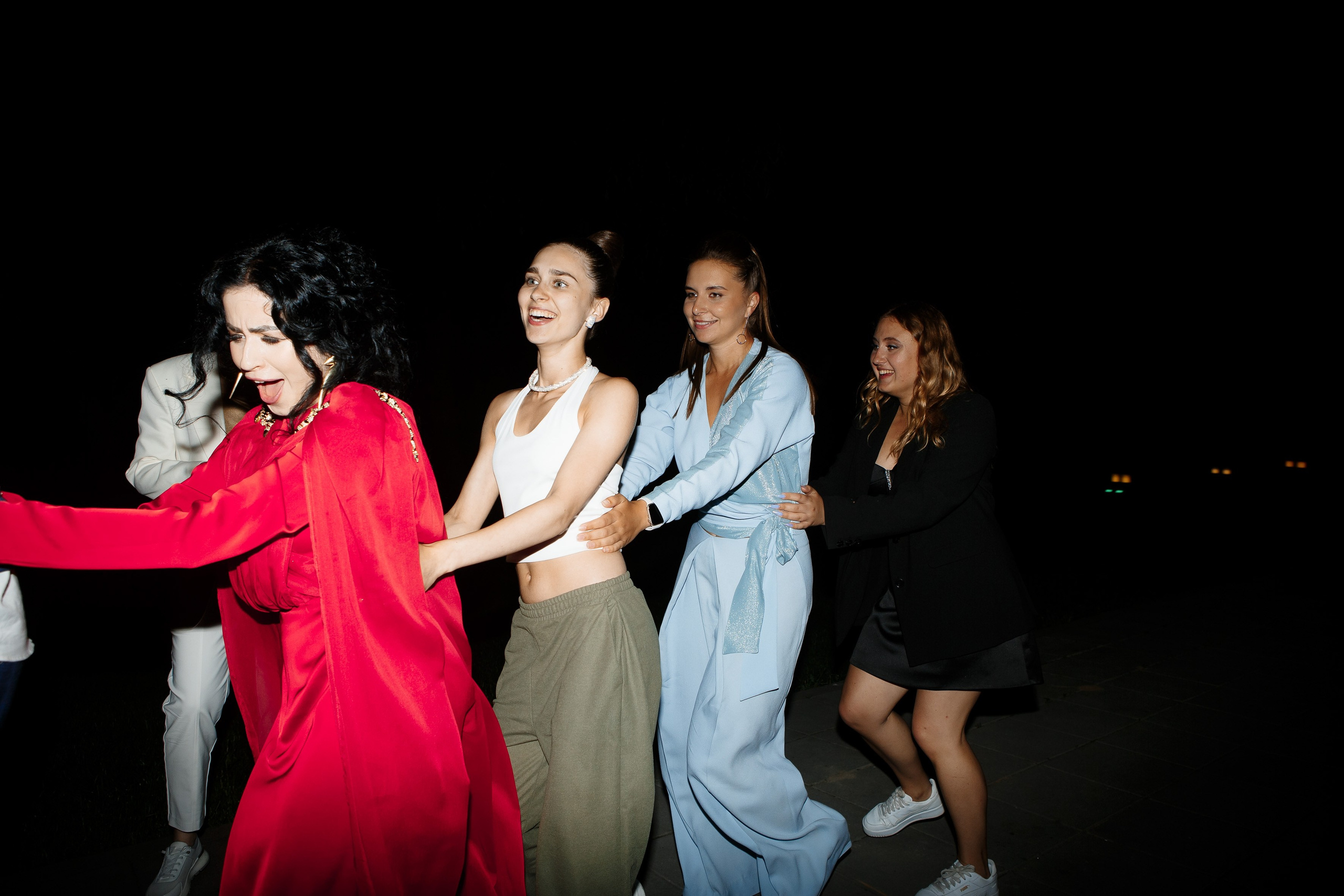 Выпускной Гимназия 12 2024 OpenHouse. Свадебный и портретный Фотограф в Липецке Дмитрий Котюков