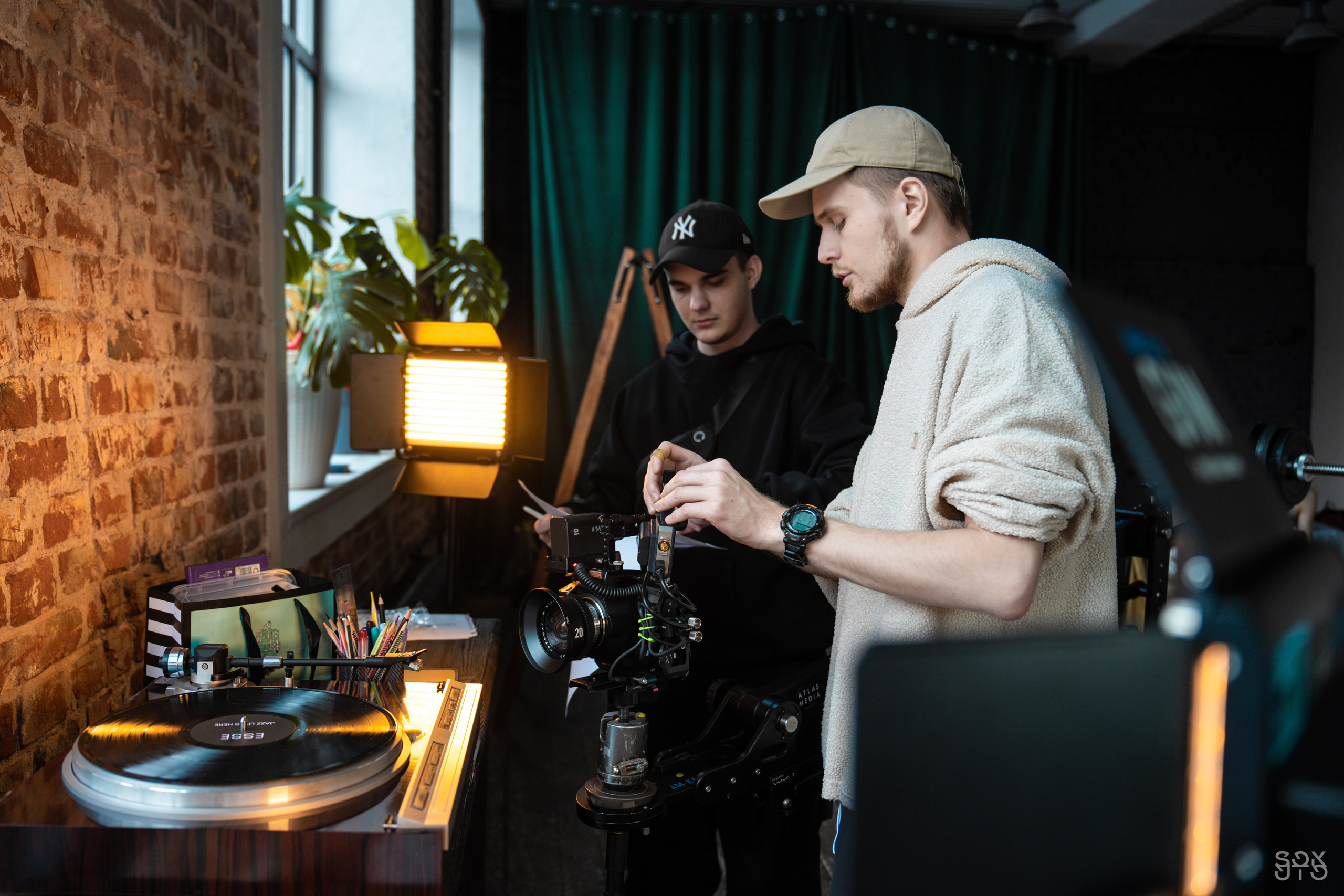 Видеопродакшн BACKED ROLL