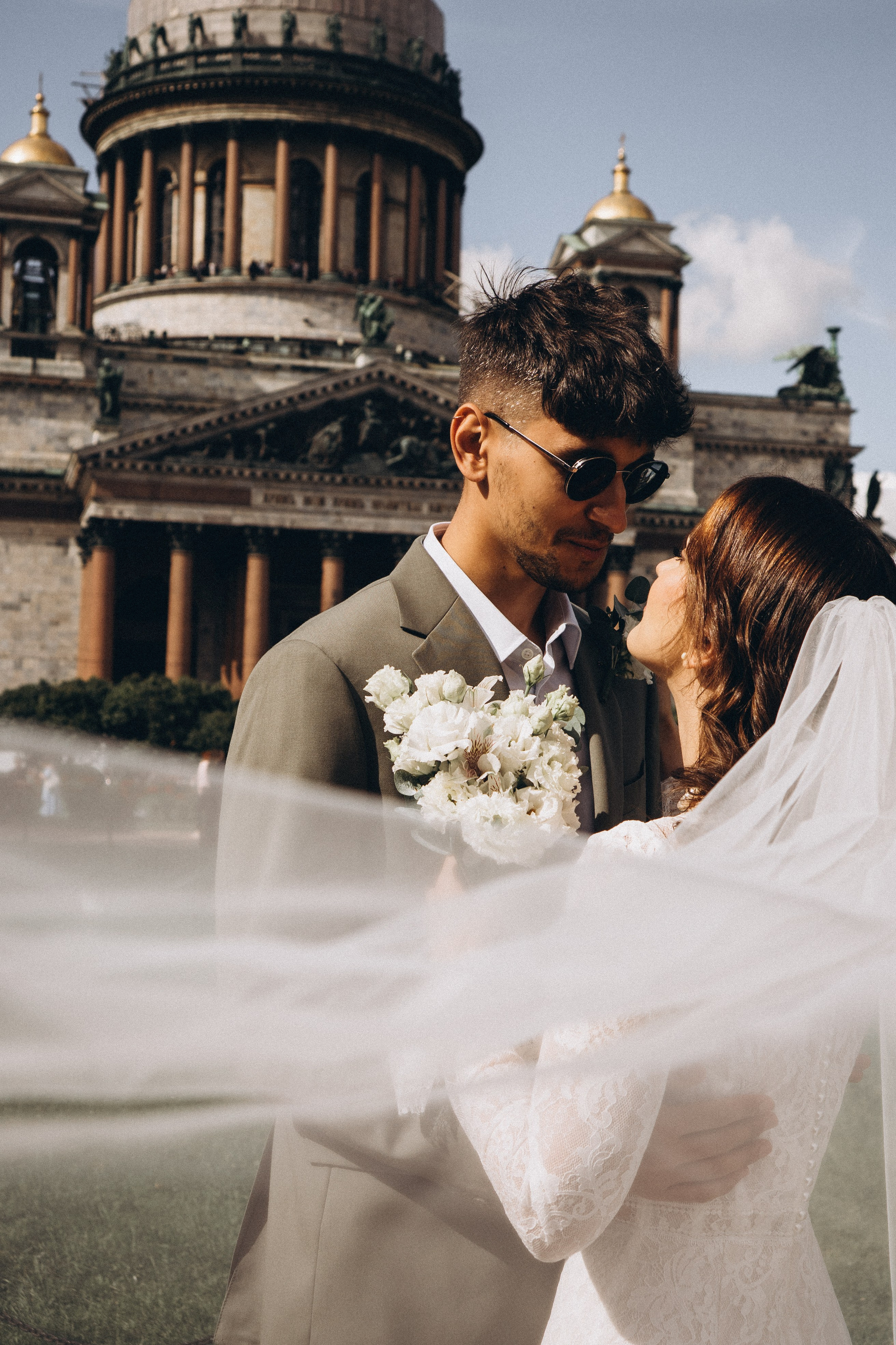 СВАДЕБНАЯ ПРОГУЛКА ВОЗЕ ИСАИКЕВСКОГО СОБОРА АСТОРИИ И ЗАКОНОДАЛЕТНОГО СОБРАНИЯ. Профессиональный фотограф, Санкт-Петербург — Виктория Богомолова