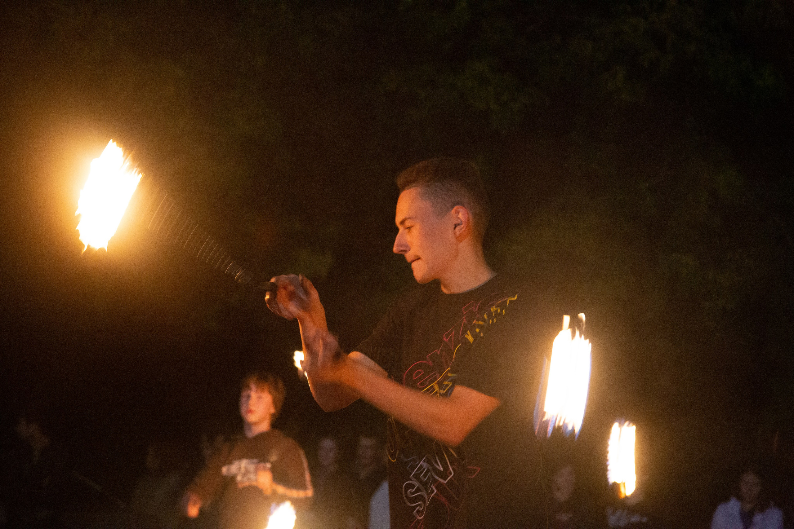 Огненное шоу в Перми. Фотограф Никита Попов. Фотограф Пермь. Фотосессия в фотостудии Перми и на свежем воздухе
