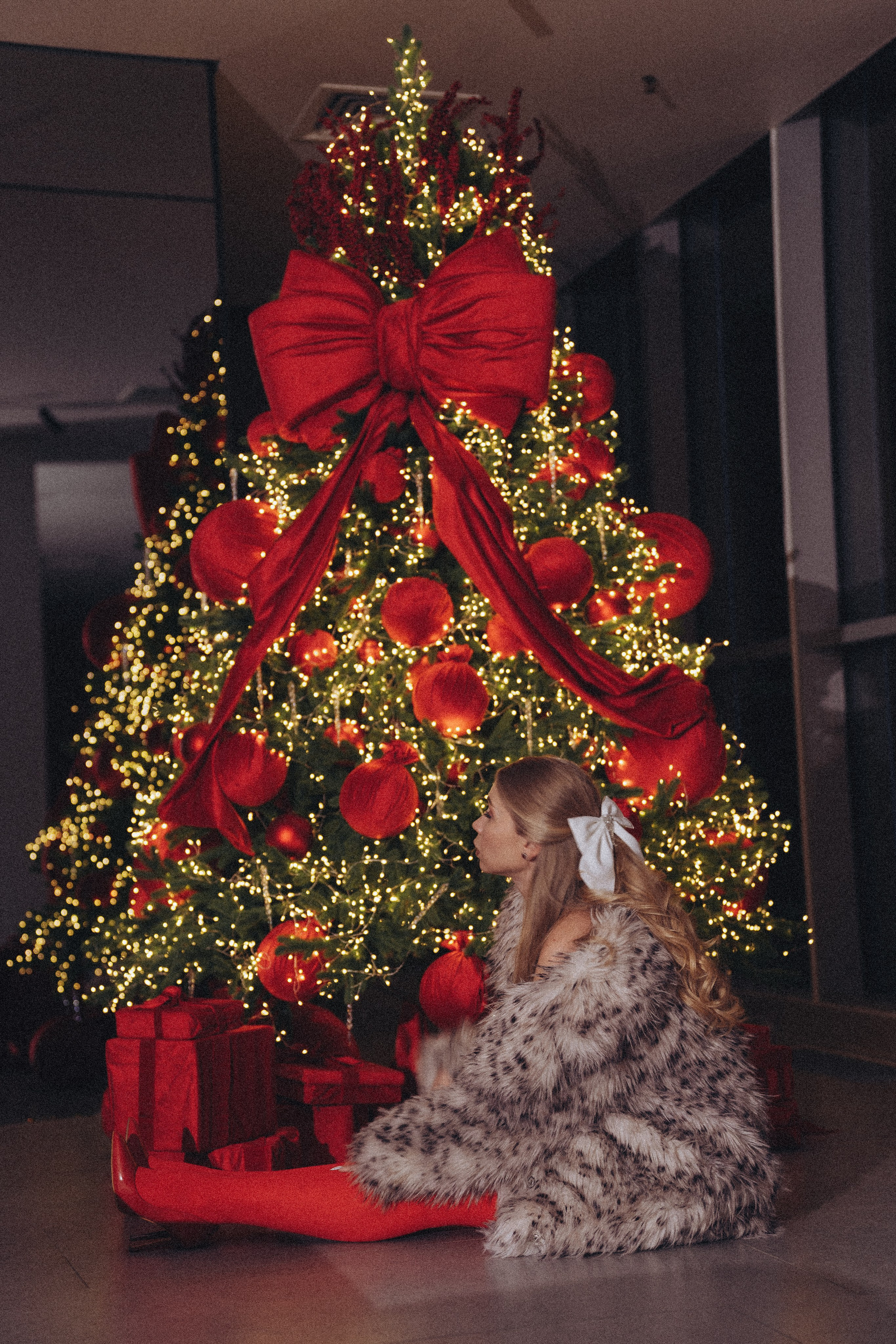 ФОТОСЕССИЯ К НОВОМУ ГОДУ В СТУДИИ С ЕЛОЧКОЙ КРАСИВЫЙ ОБРАЗ. Профессиональный фотограф, Санкт-Петербург — Виктория Богомолова