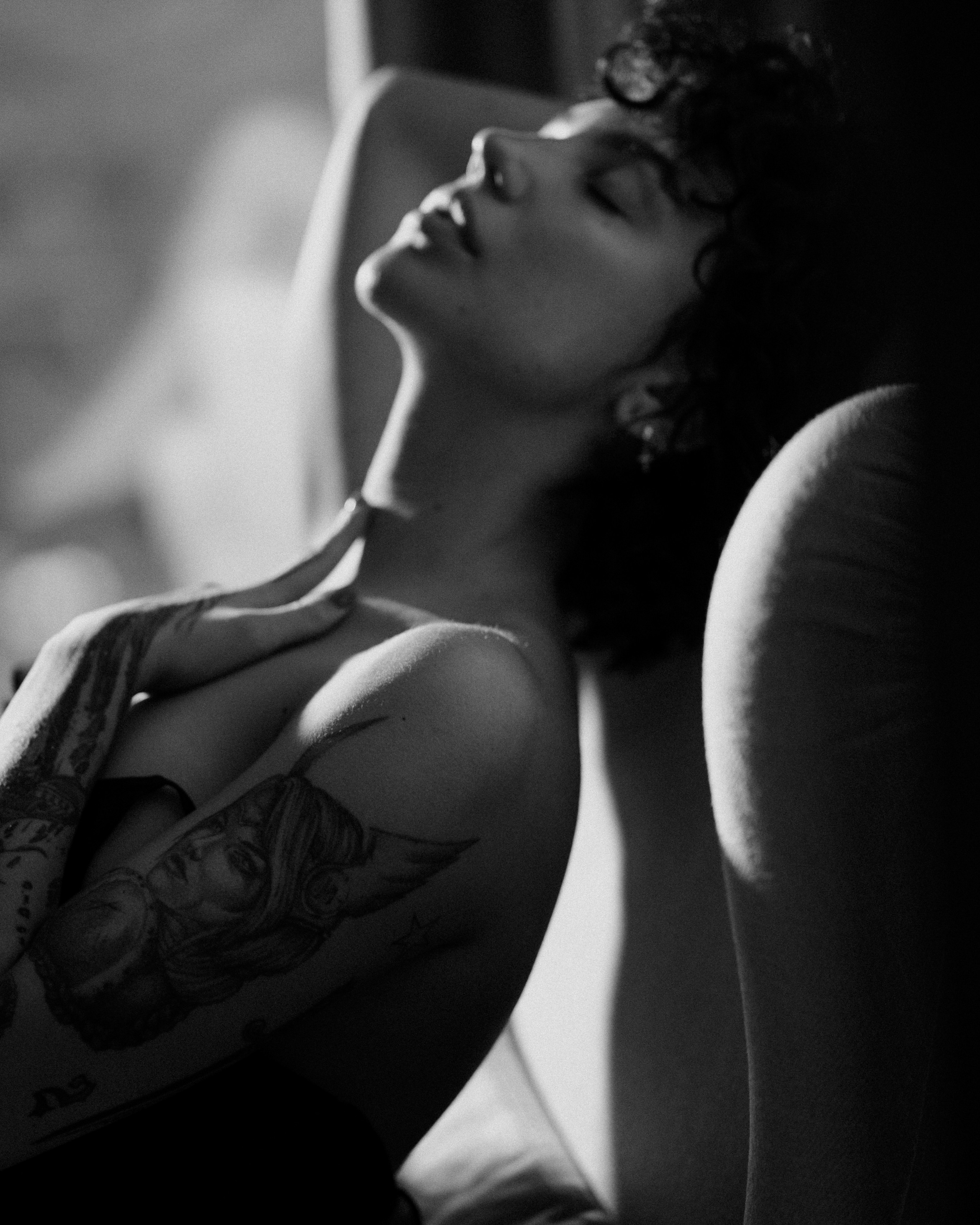 I am Diana, a portrait photographer. I take pictures around the world