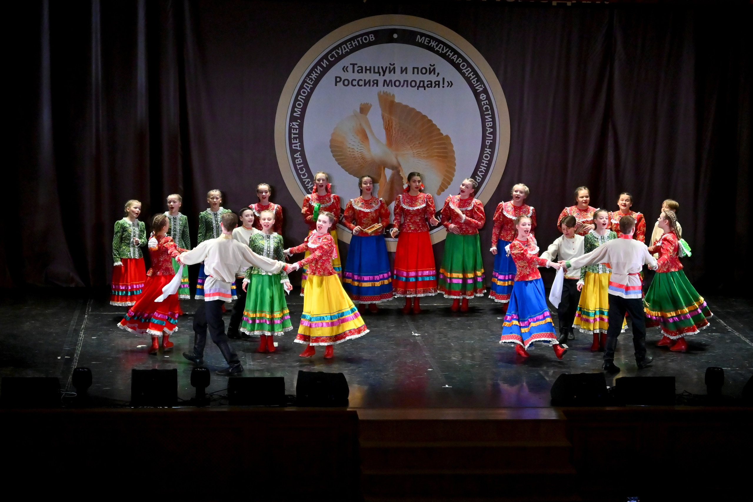 Гала-концерт. Танцуй и пой, Россия Молодая! 22.04.2024. Профессиональный фотограф в Москве Алёна Котова