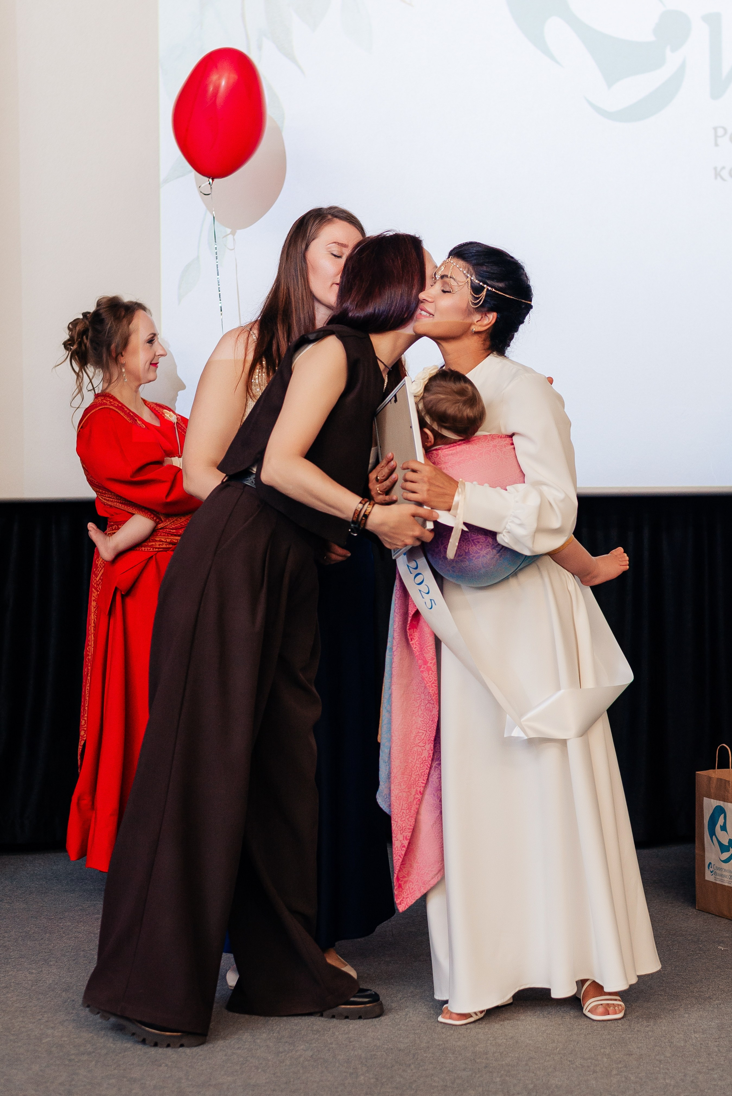 Слингомама Иваново 2025. Семейный и детский фотограф Иваново Ксения Азаренкова