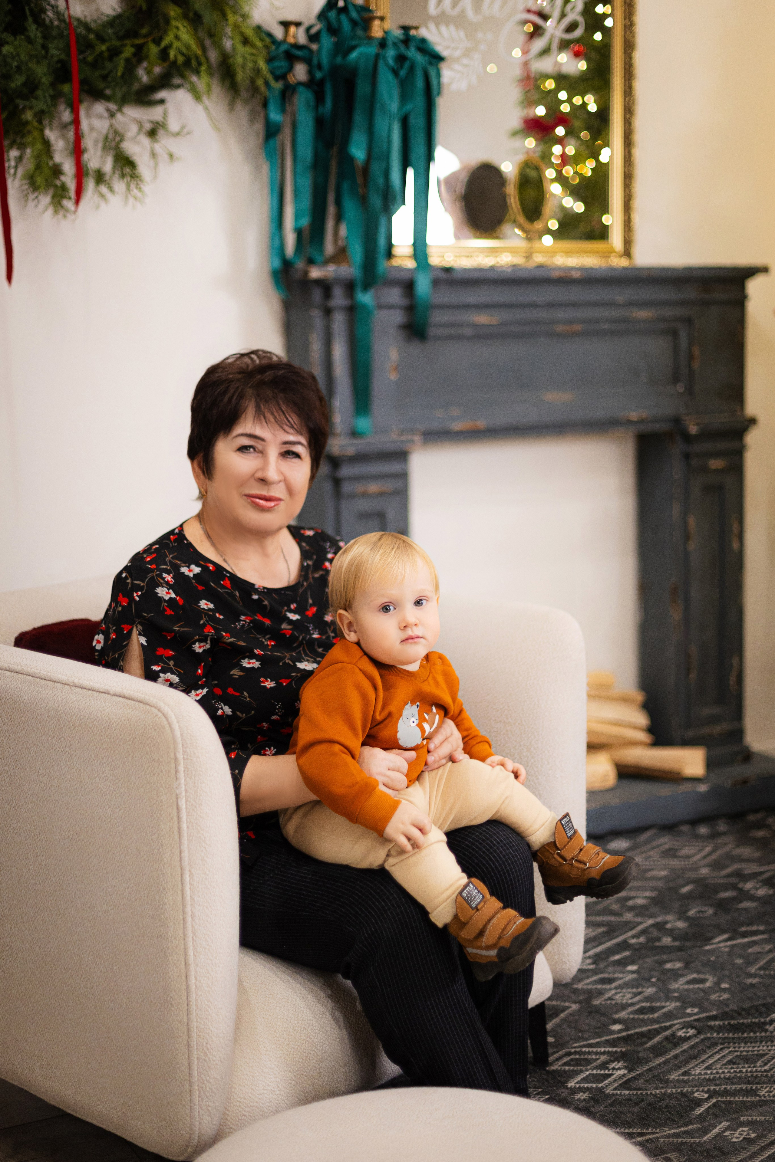 Ольга, Павел и Рома с бабушками. Фотограф ВИКА МЕДУЗА