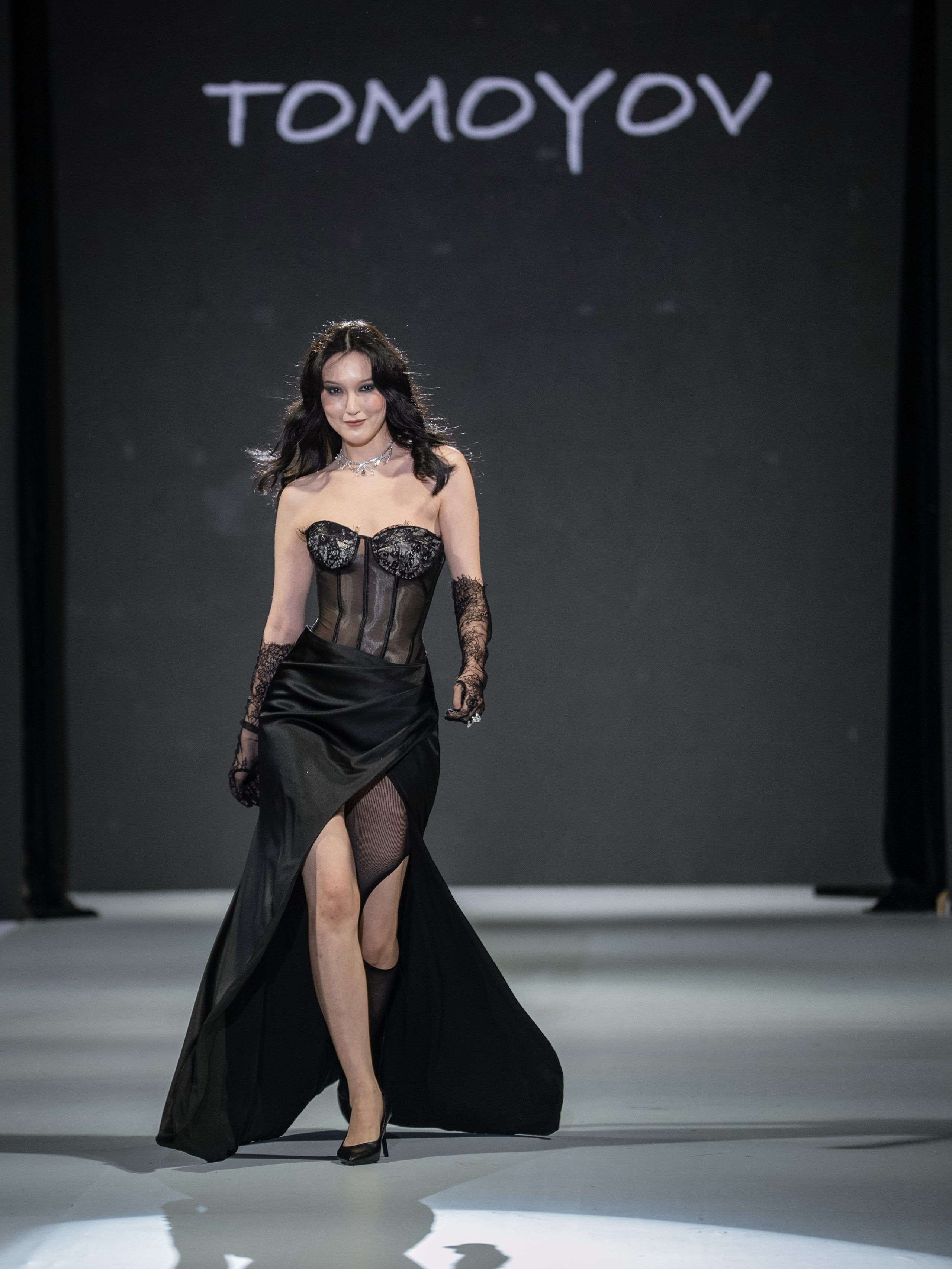 Eurasia Fashion Week Tomoyov. Сайт Алматинского НЮ АРТ, будуар и фэшн фотографа Дениса Карпенко